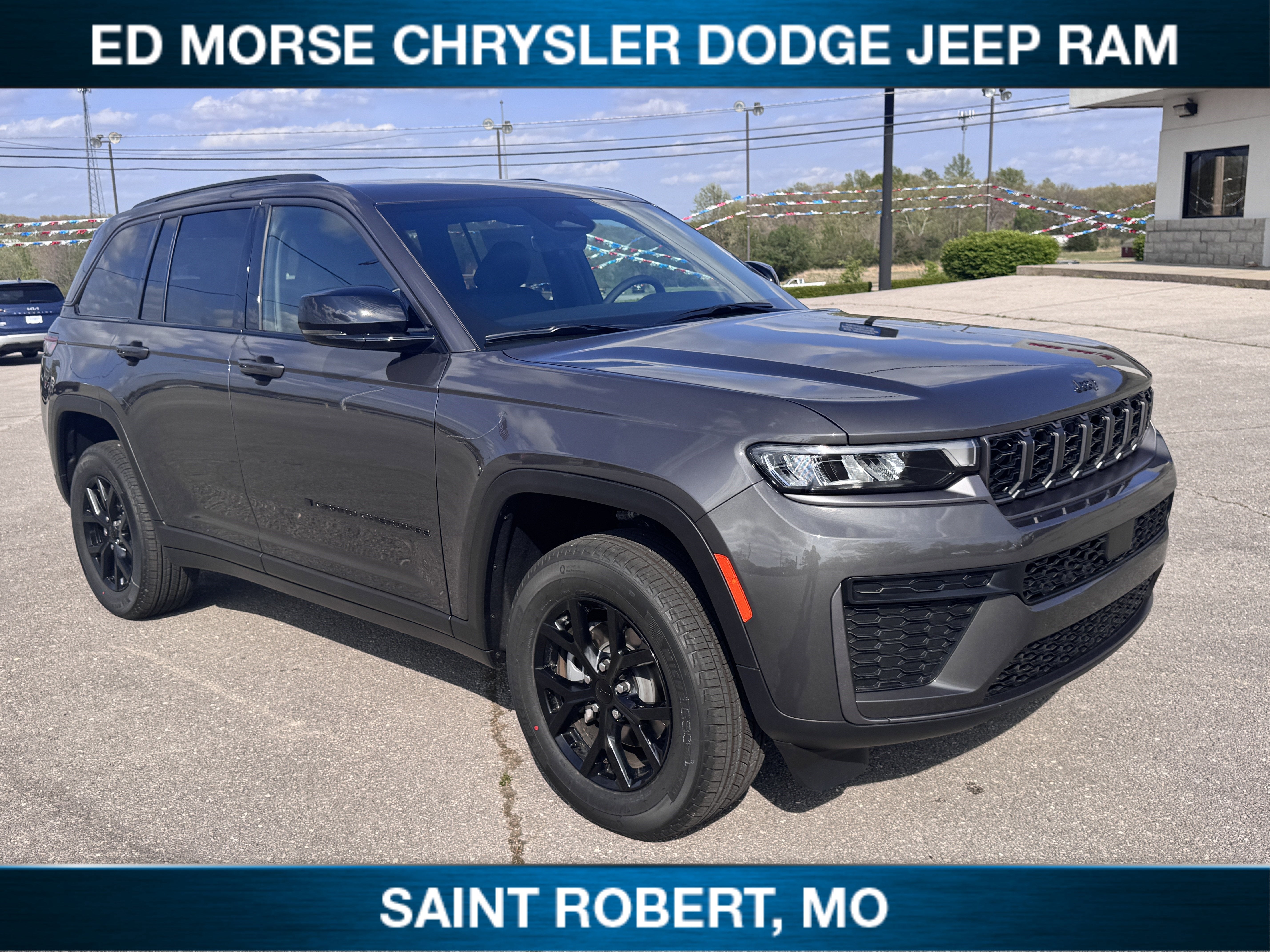 2026 Jeep Grand Cherokee Laredo Altitude