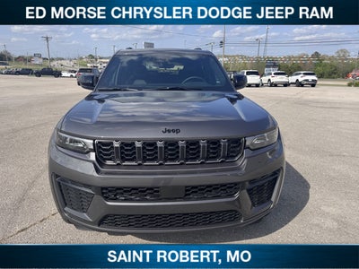 2026 Jeep Grand Cherokee Laredo Altitude