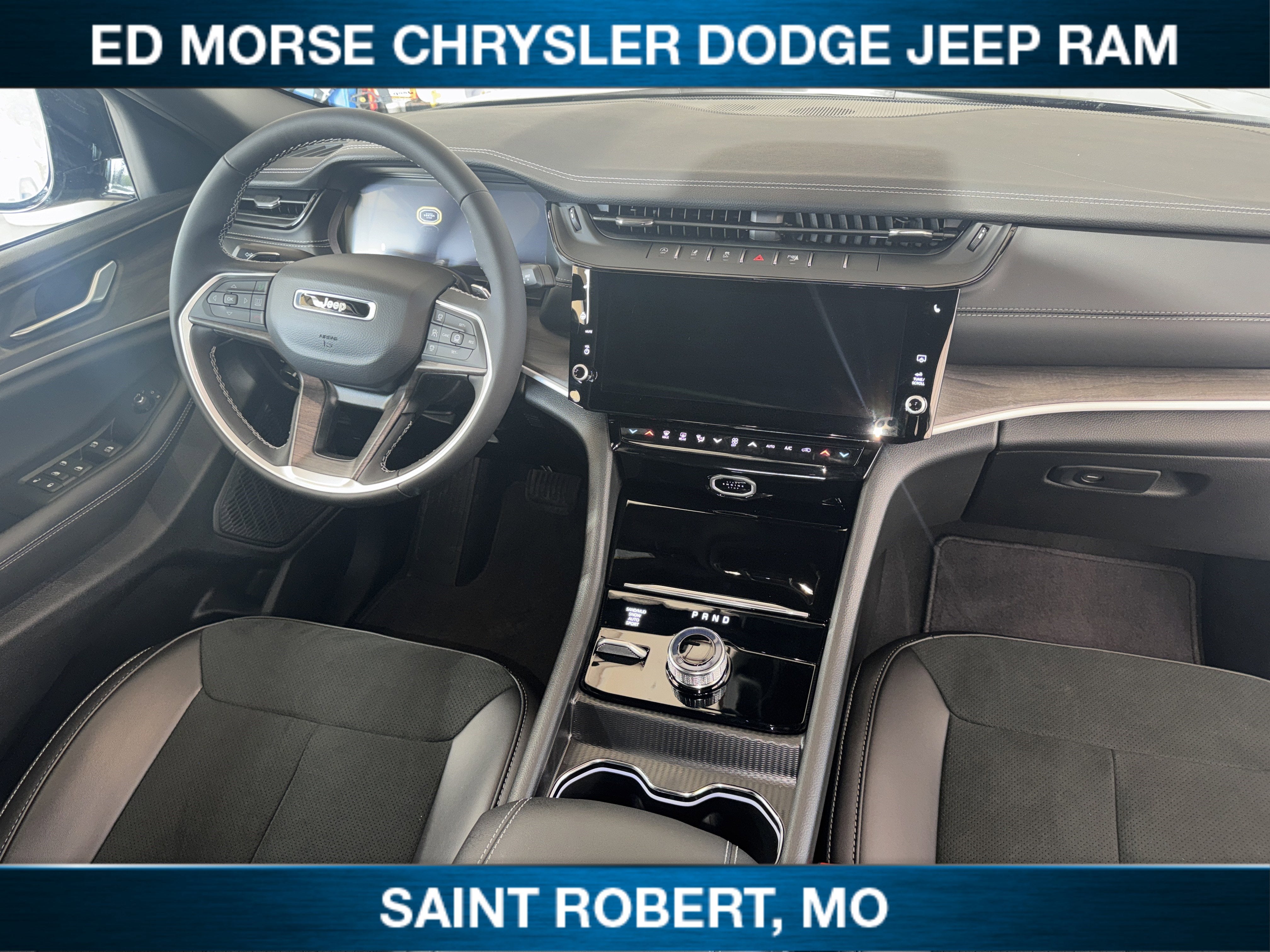 2026 Jeep Grand Cherokee Laredo Altitude