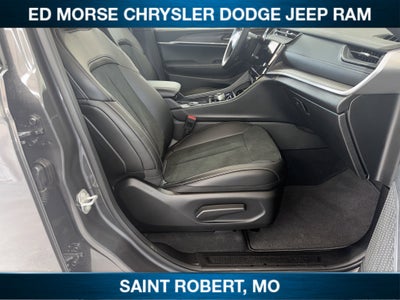 2026 Jeep Grand Cherokee Laredo Altitude