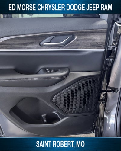 2026 Jeep Grand Cherokee Laredo Altitude