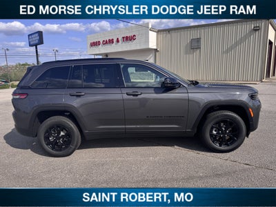 2026 Jeep Grand Cherokee Laredo Altitude