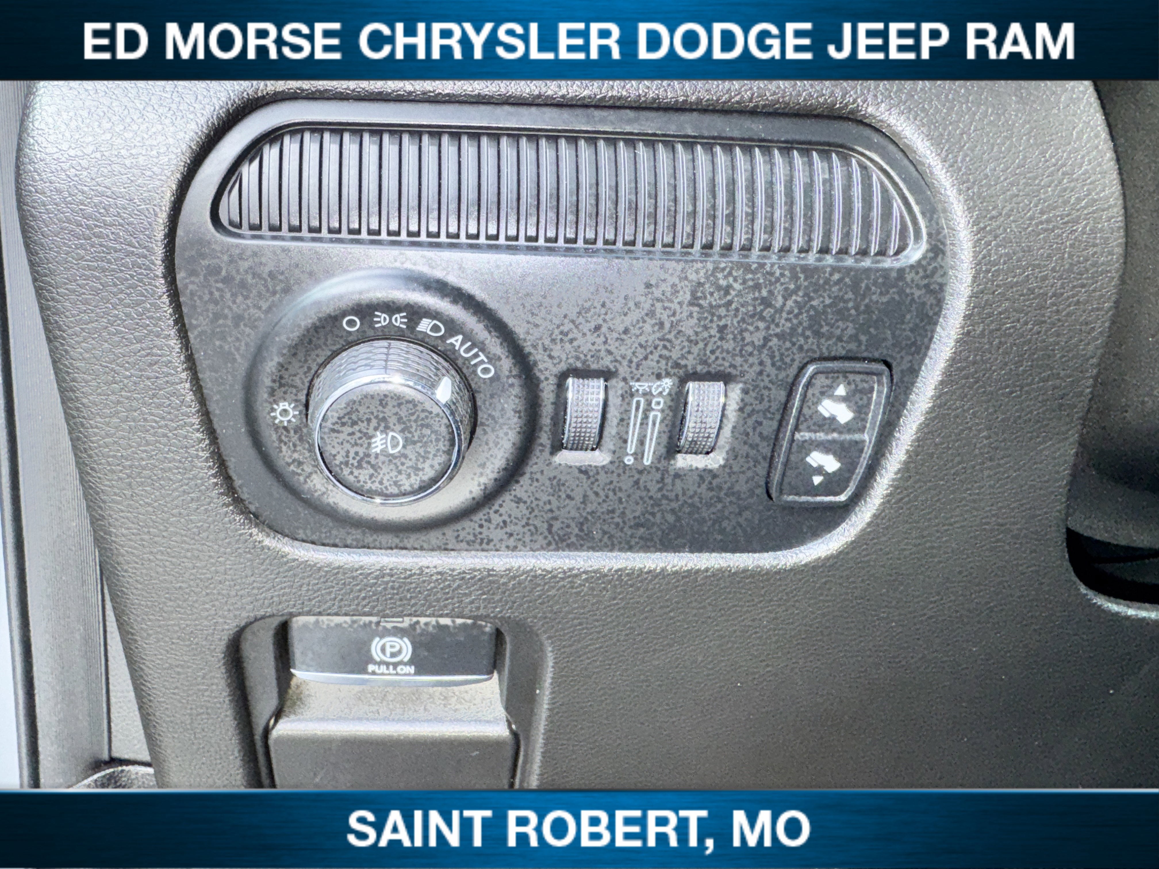 2023 Jeep Wagoneer Base