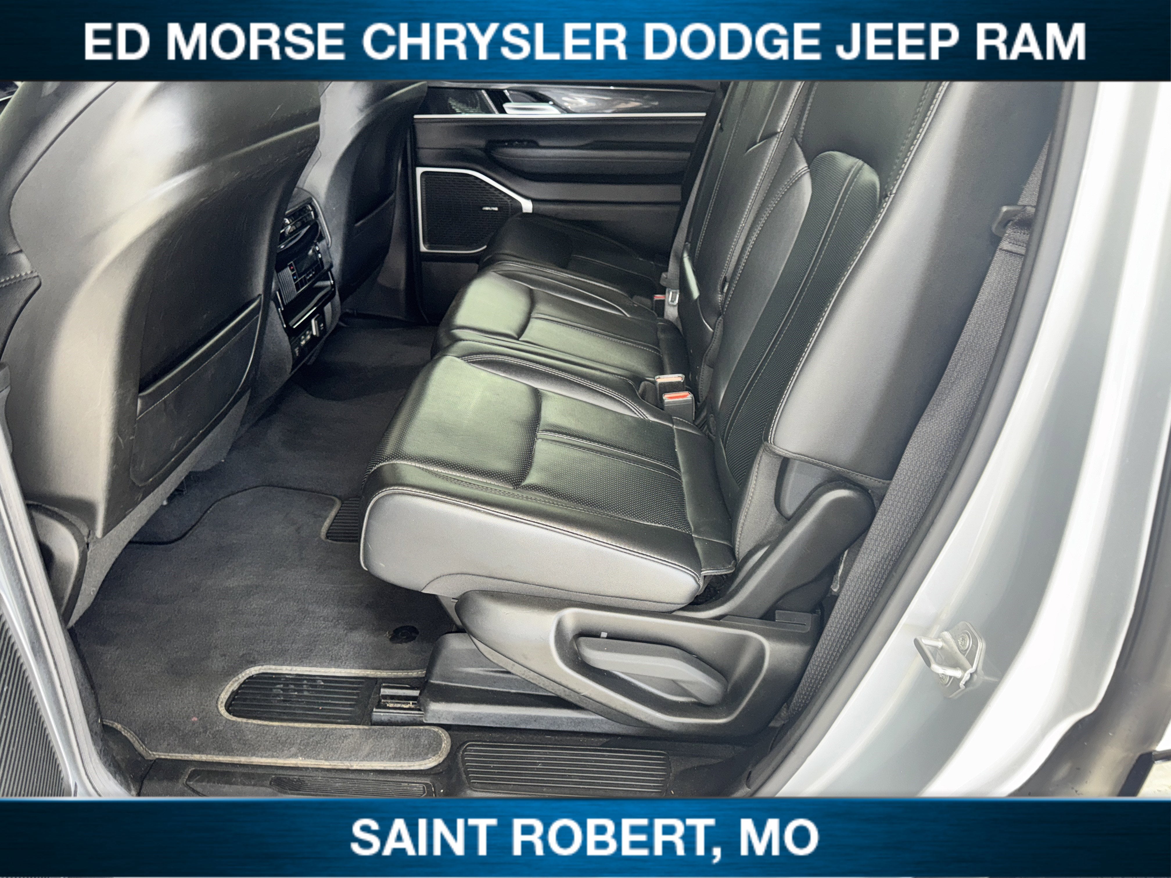 2023 Jeep Wagoneer Base