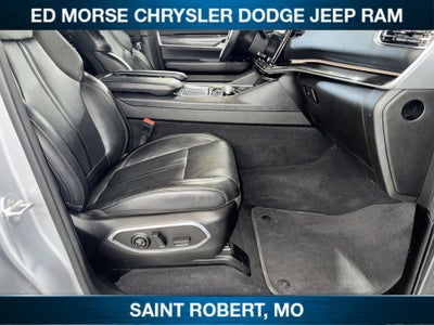 2023 Jeep Wagoneer Base