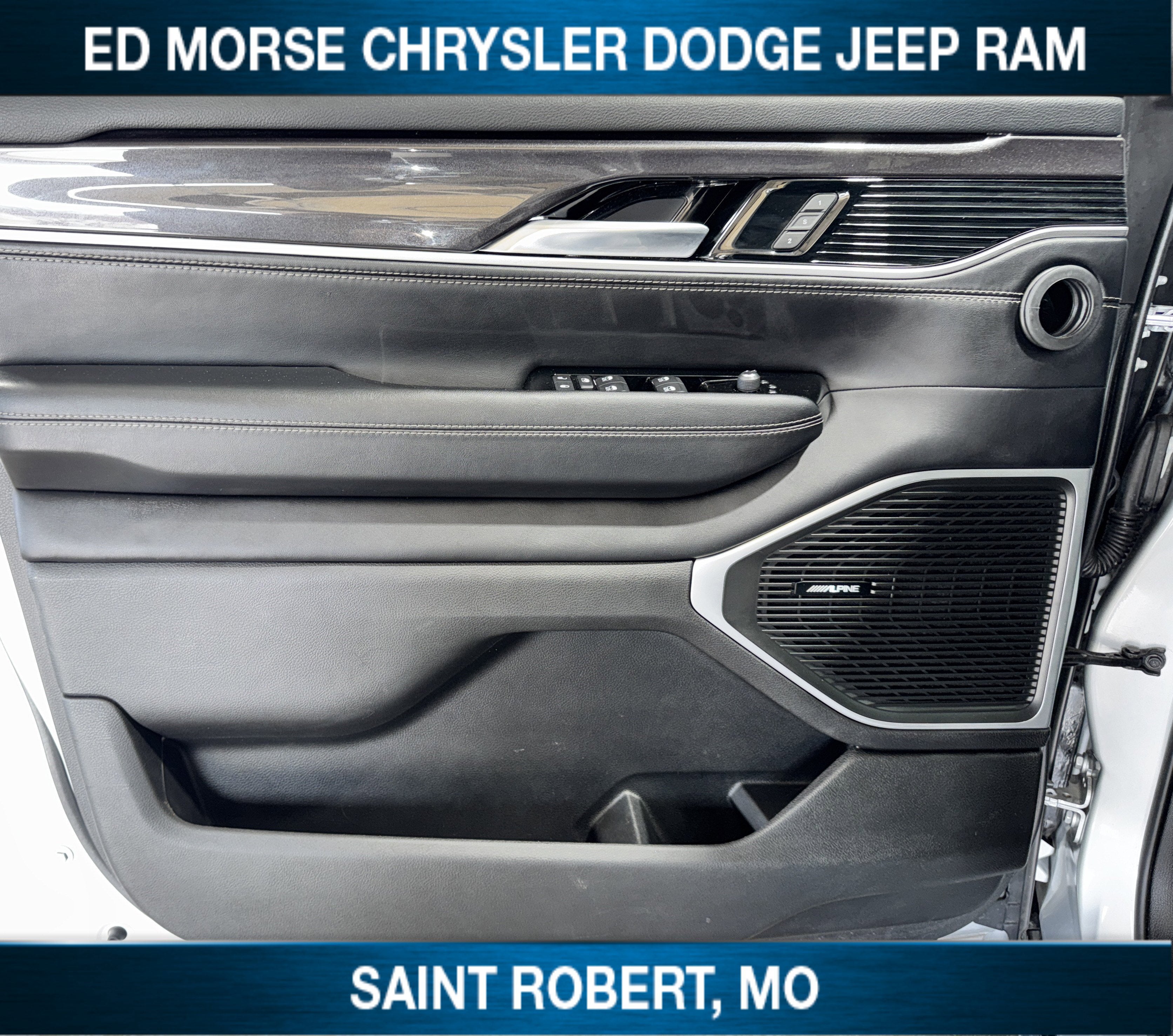 2023 Jeep Wagoneer Base