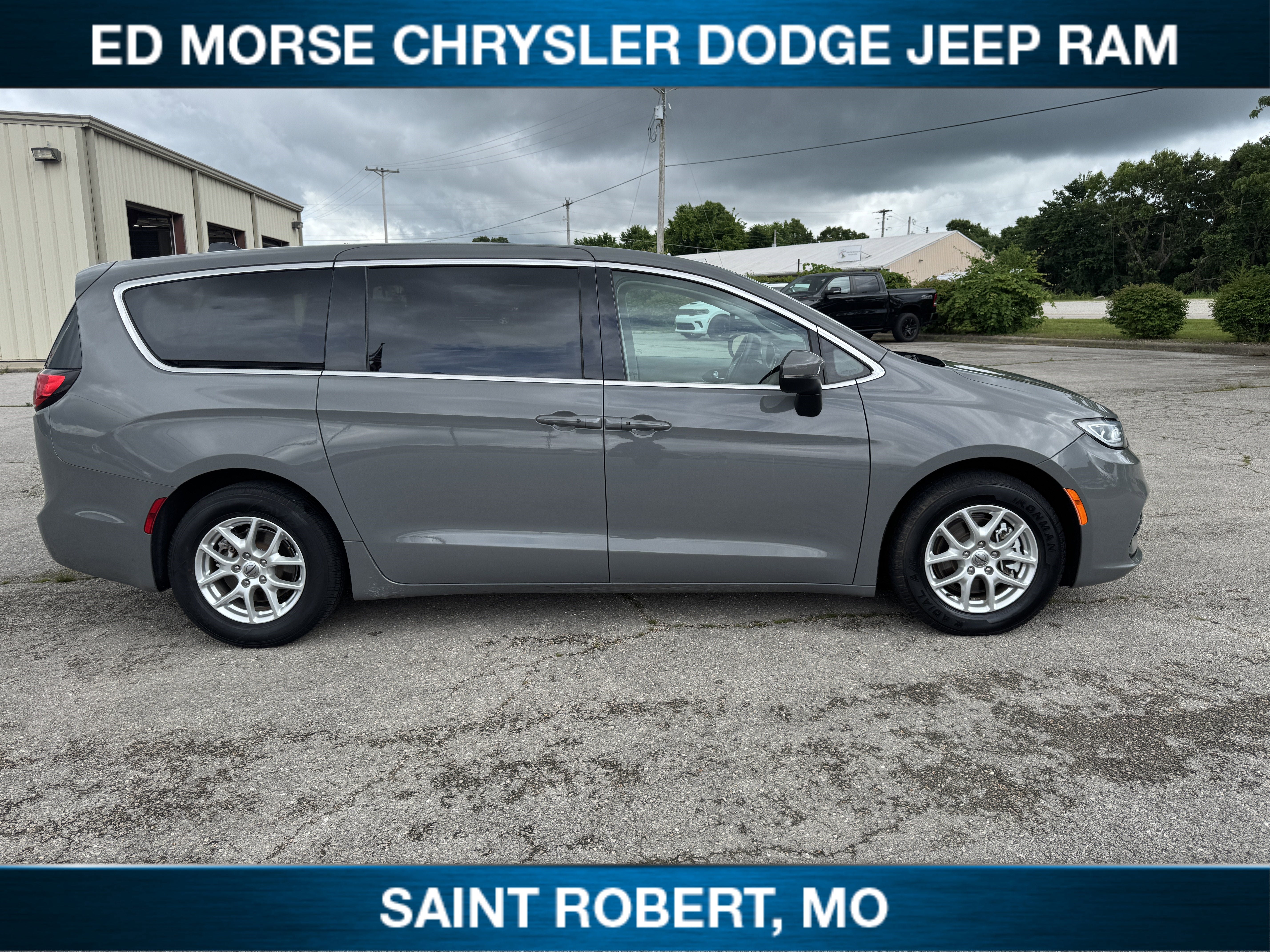 2023 Chrysler Pacifica Touring L