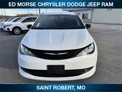 2026 Chrysler Voyager LX