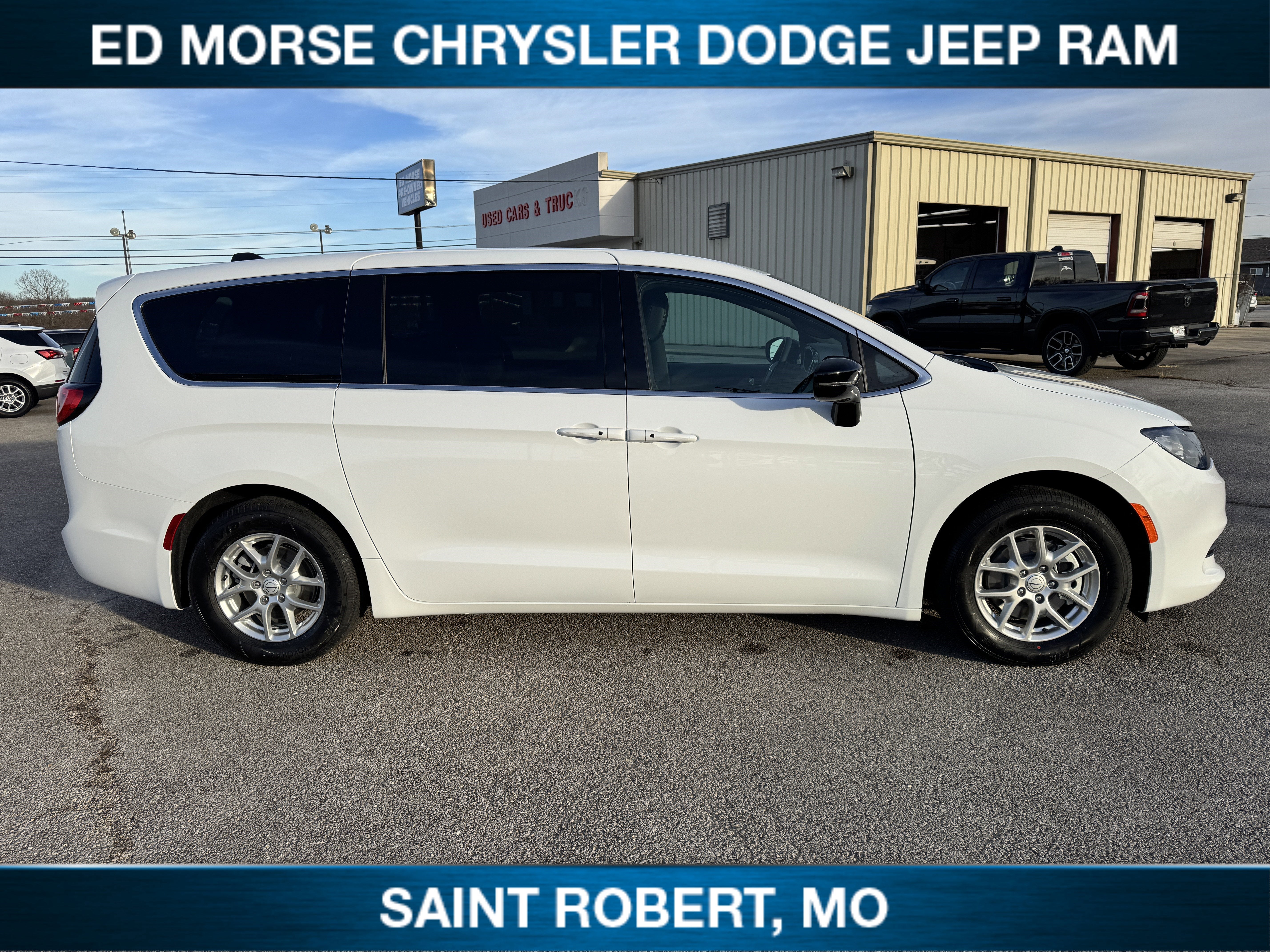 2026 Chrysler Voyager LX