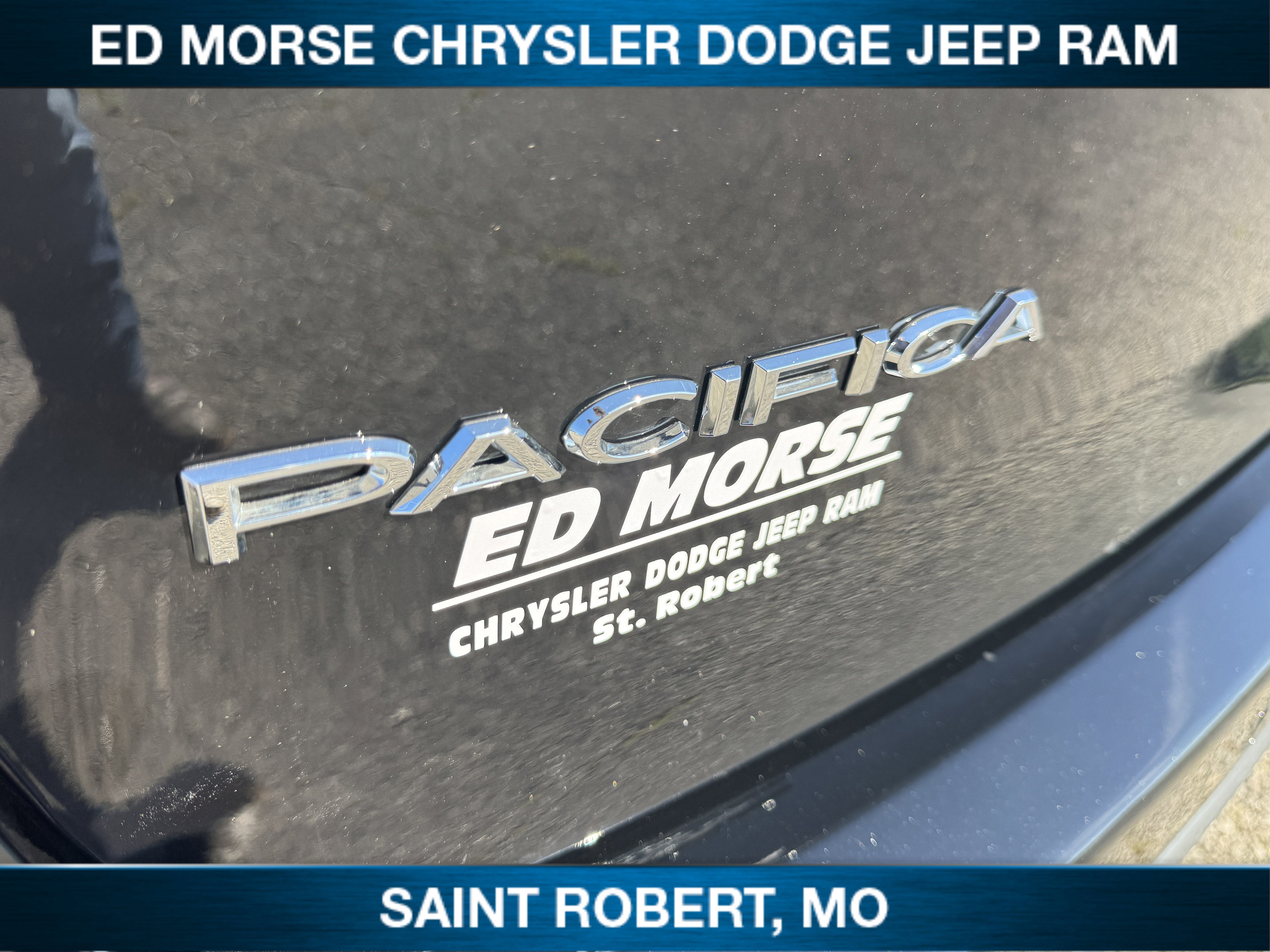 2027 Chrysler Pacifica Select