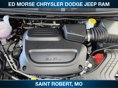 2027 Chrysler Pacifica Select