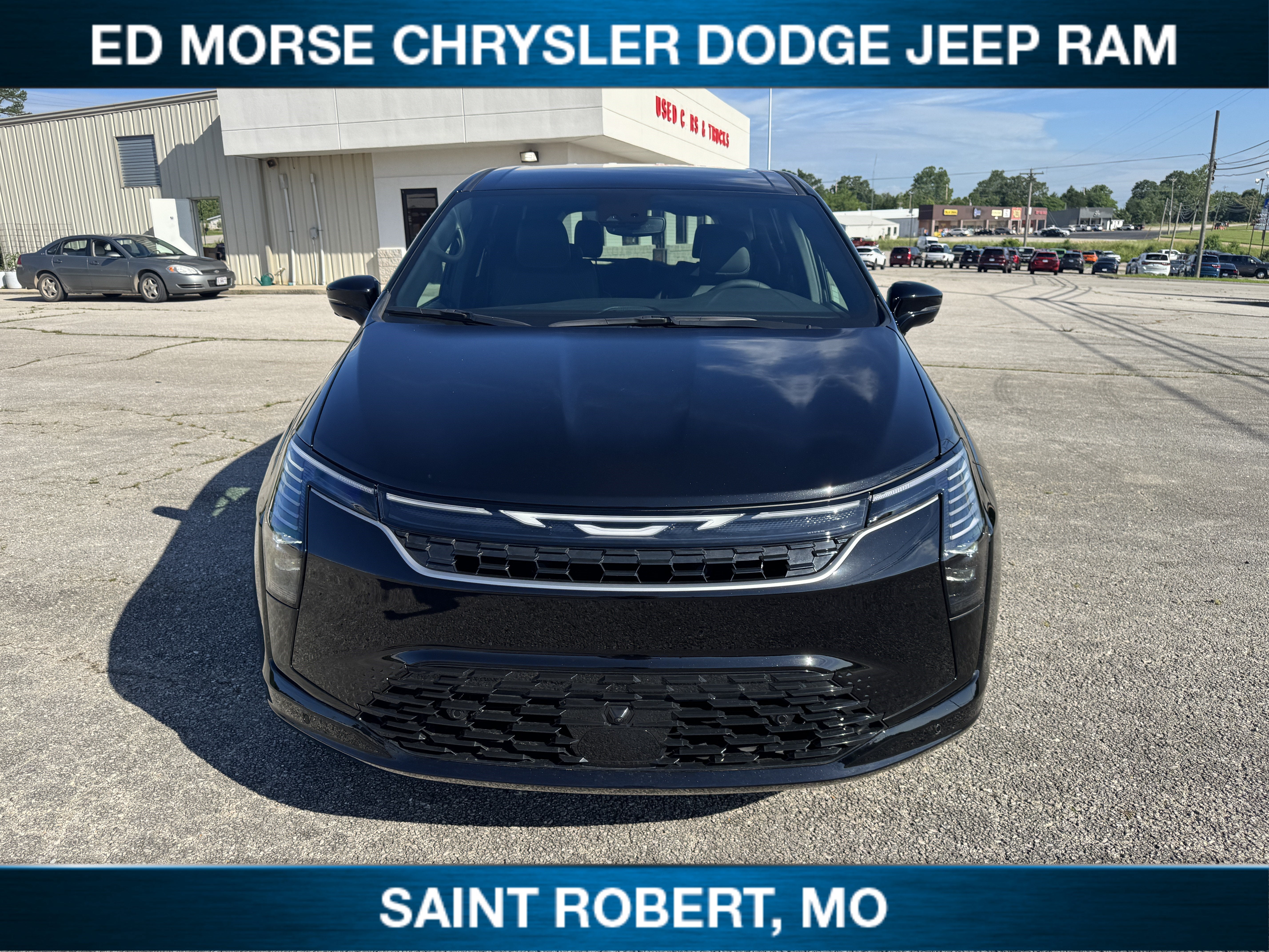 2027 Chrysler Pacifica Select