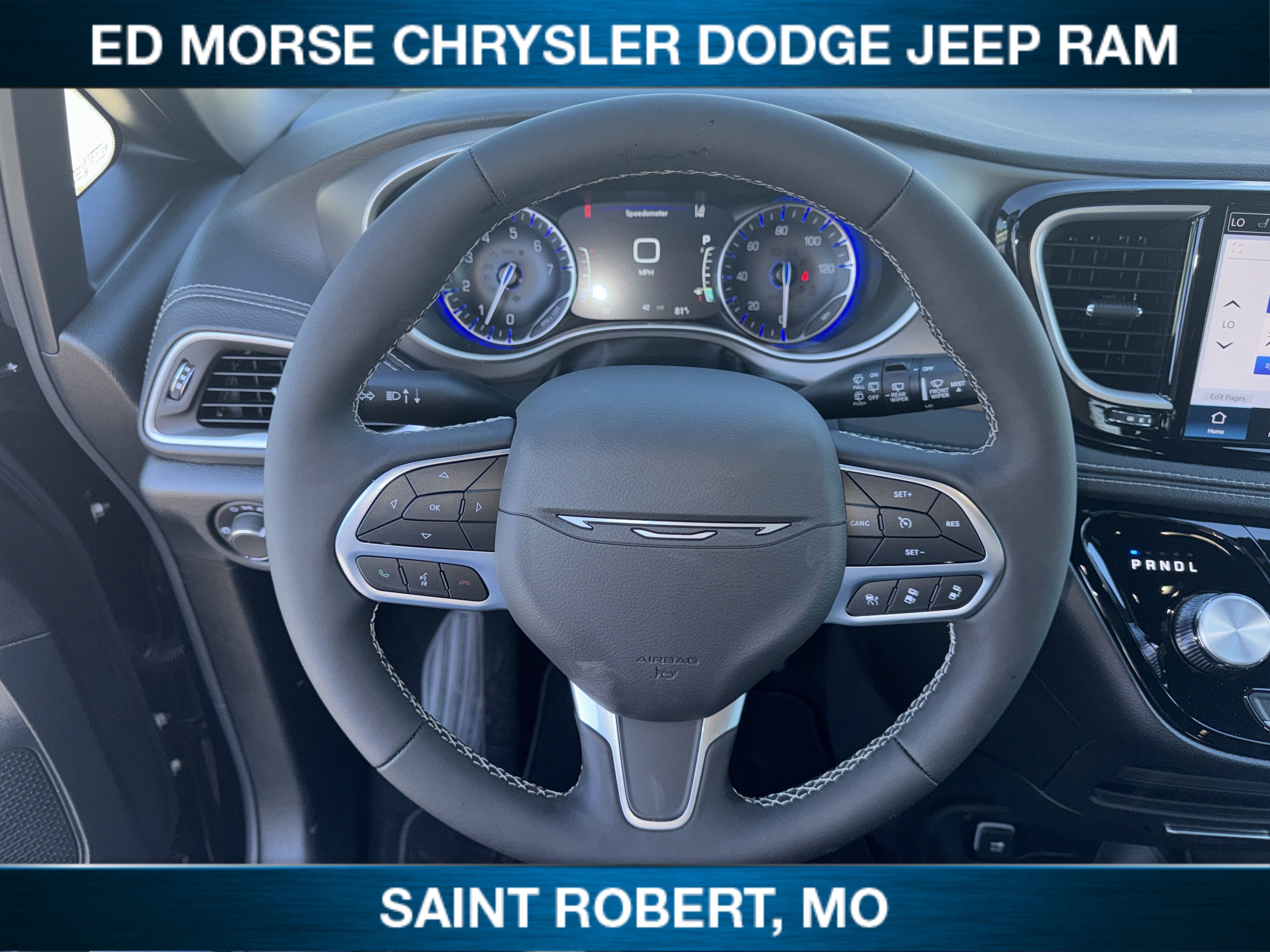 2027 Chrysler Pacifica Select
