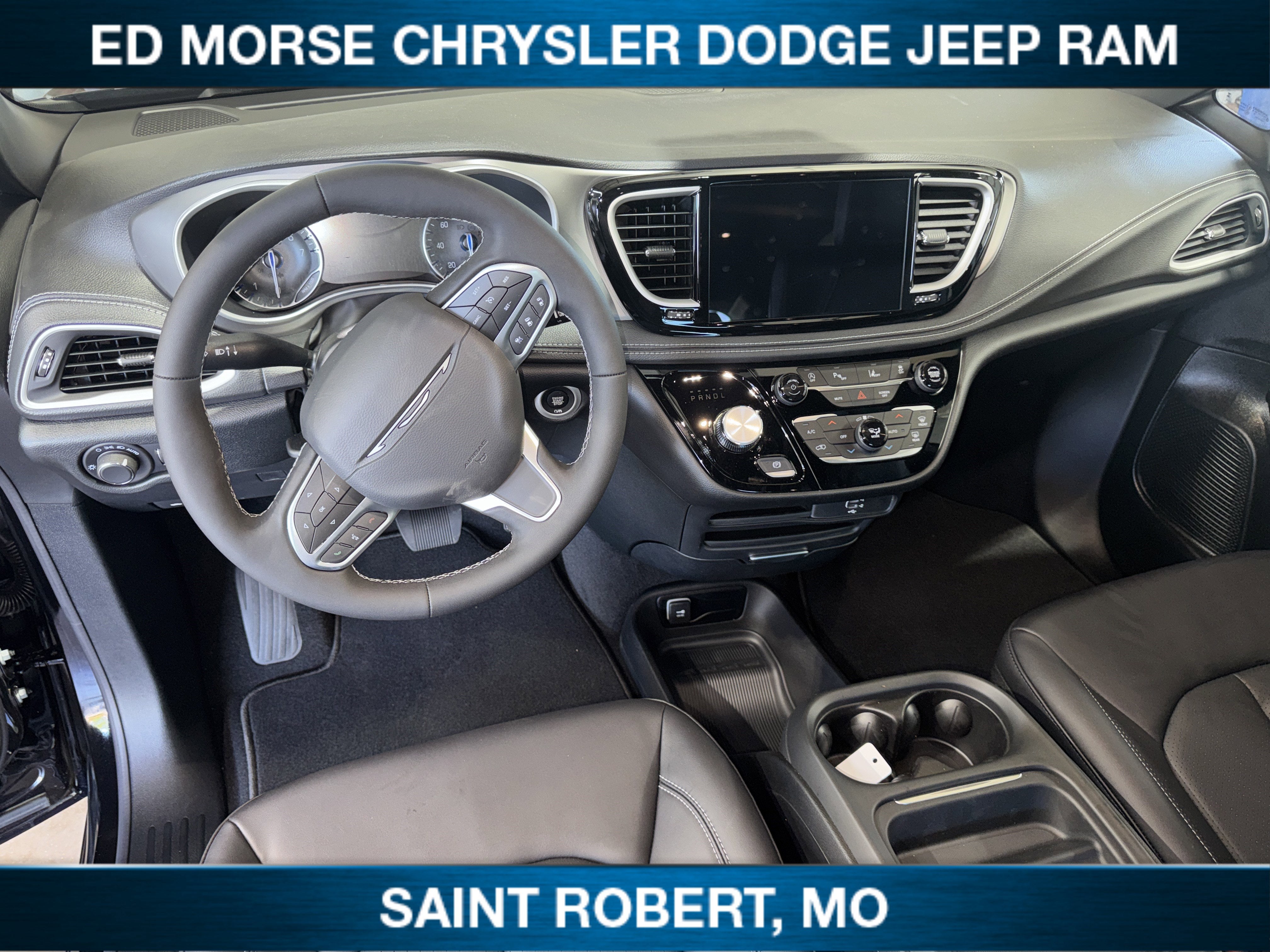2027 Chrysler Pacifica Select