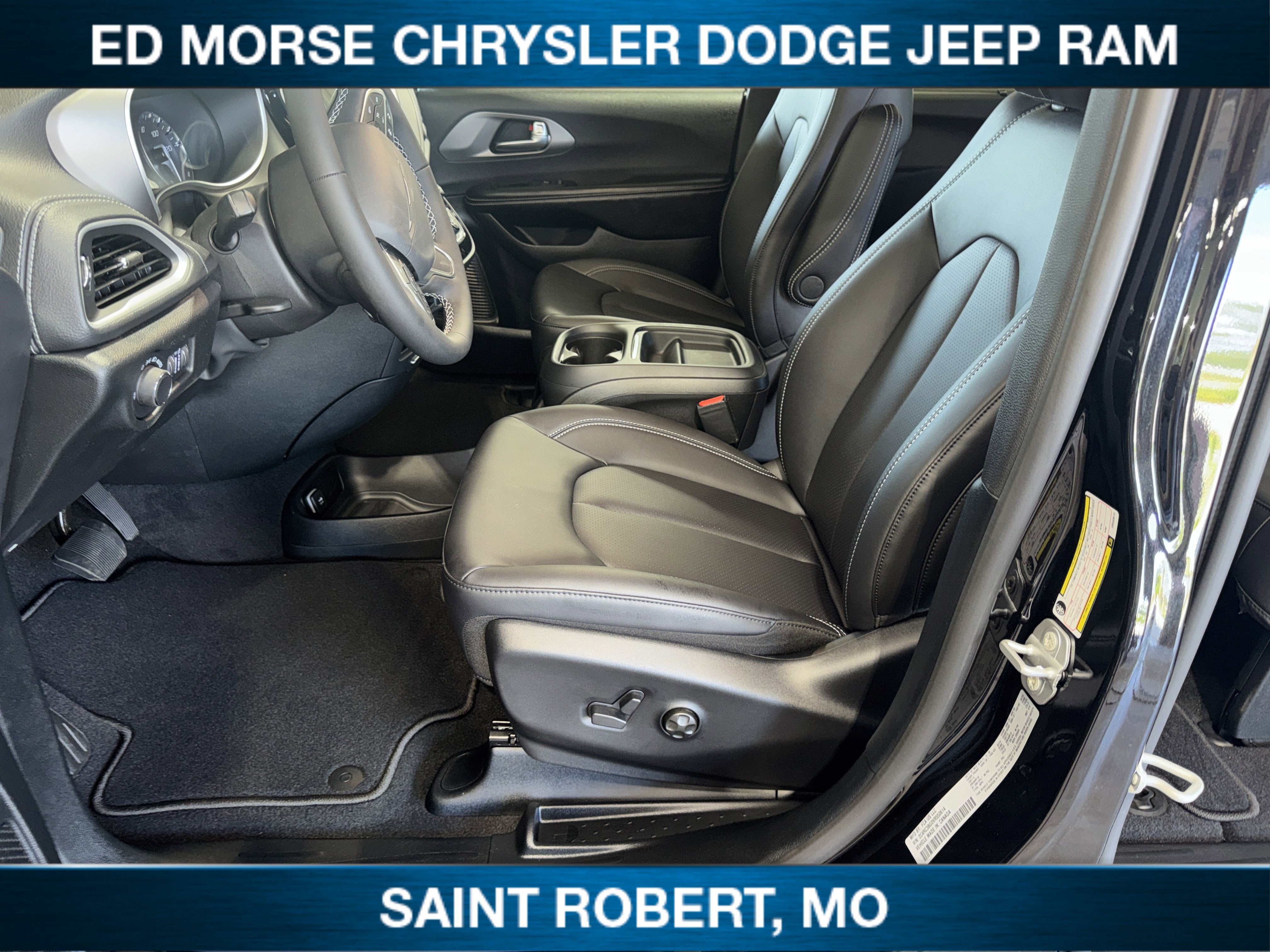 2027 Chrysler Pacifica Select