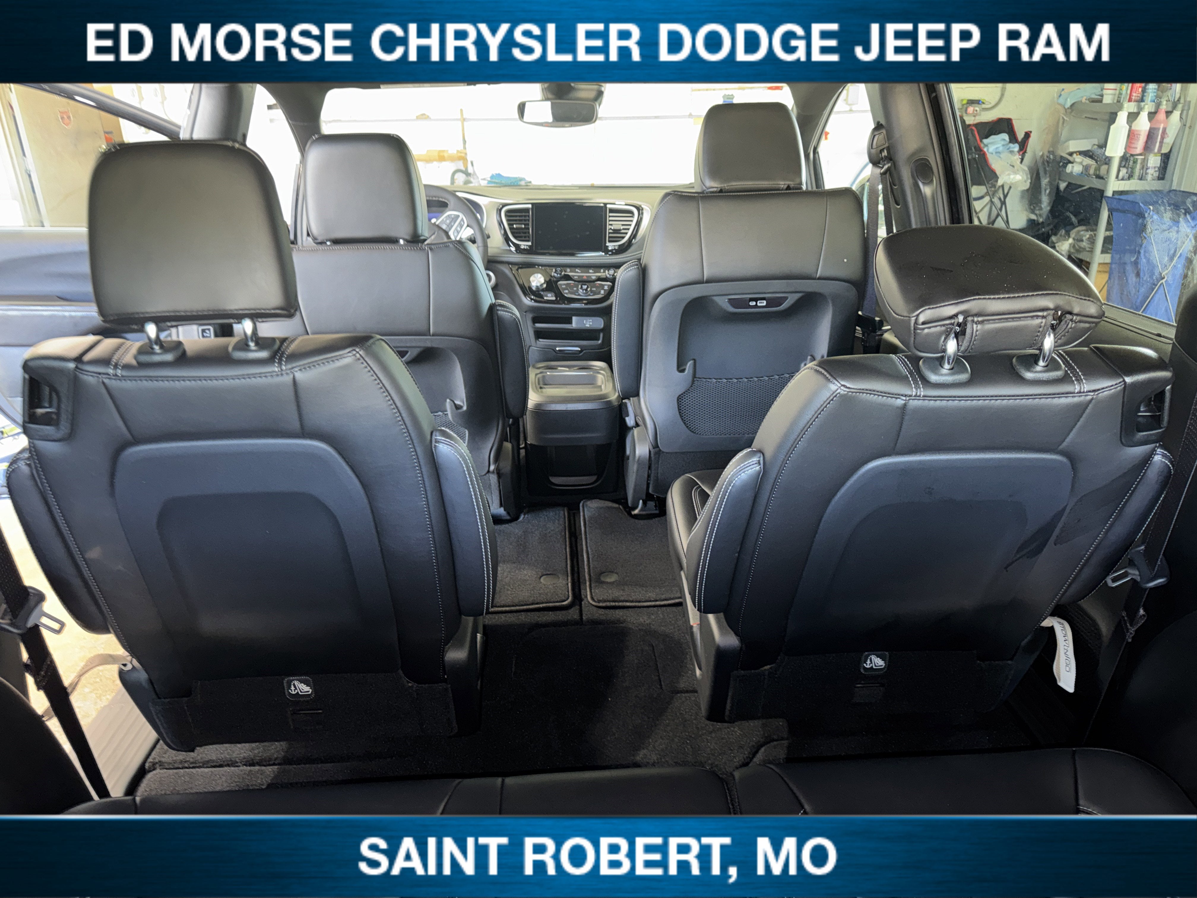 2027 Chrysler Pacifica Select