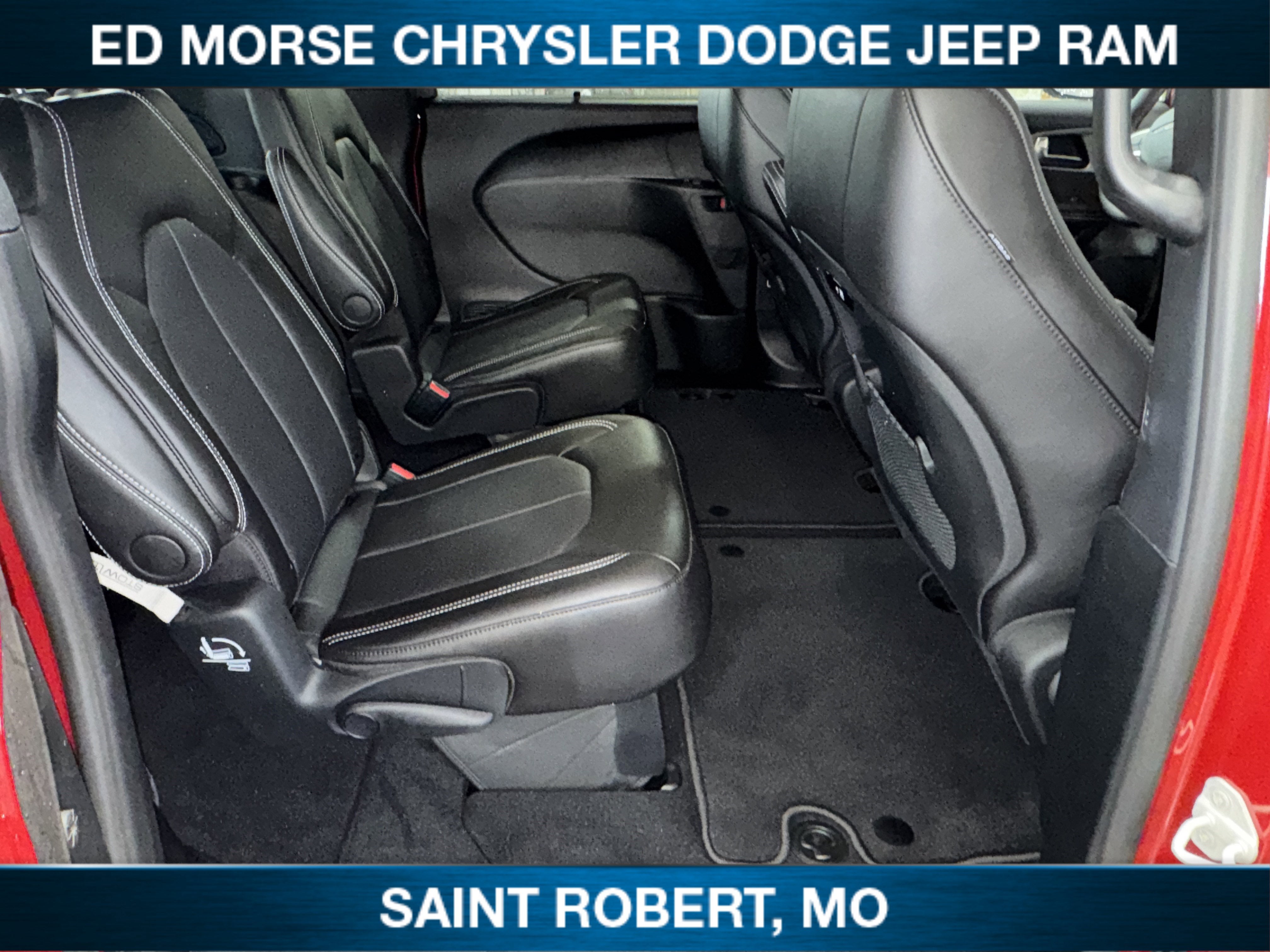 2027 Chrysler Pacifica Select
