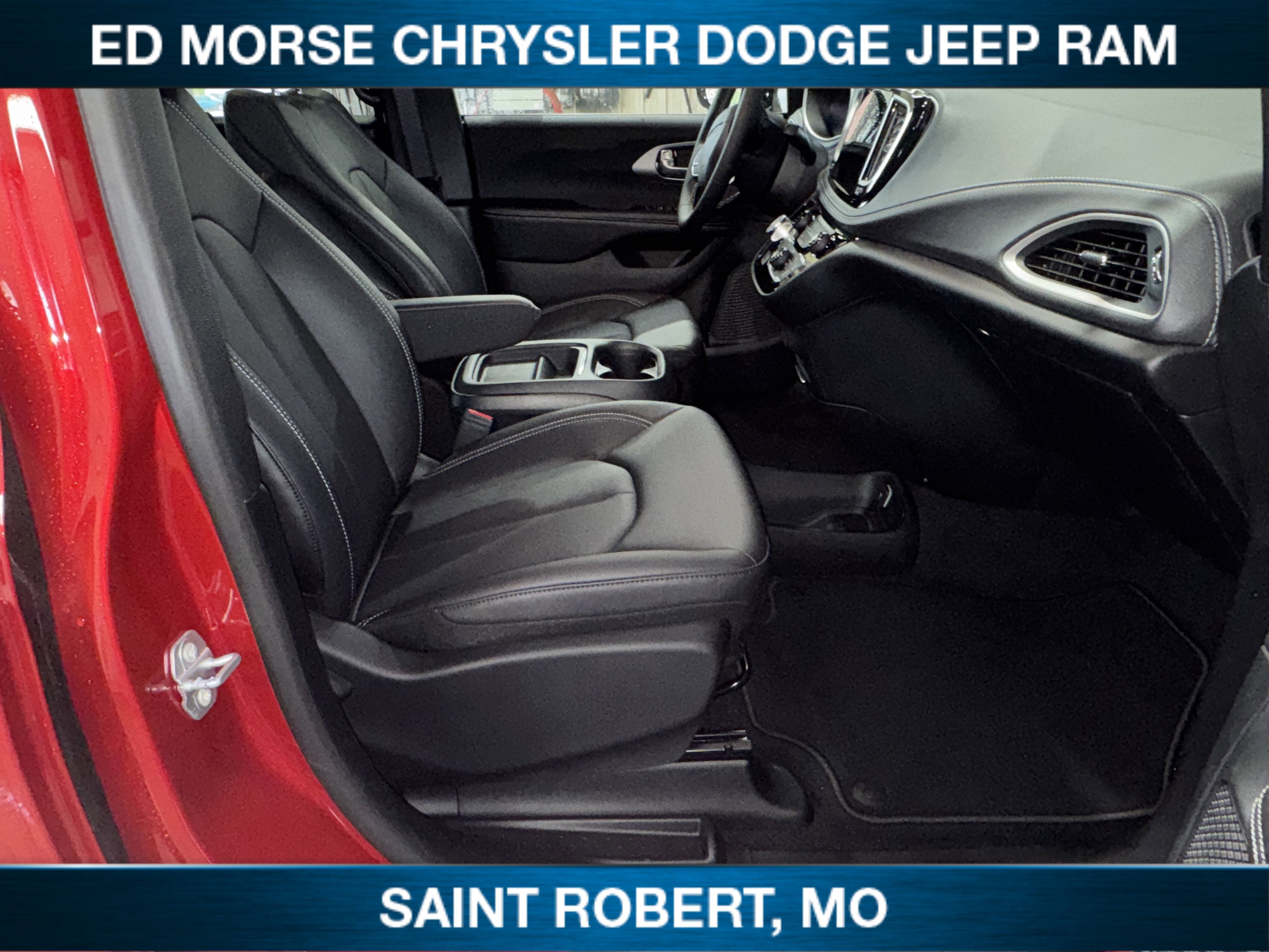 2027 Chrysler Pacifica Select