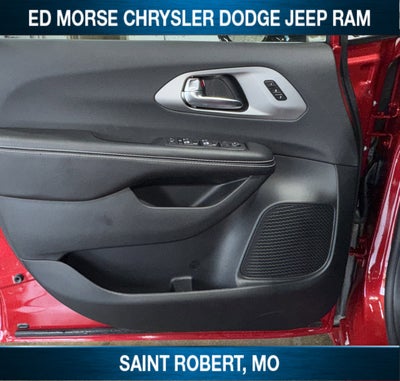 2027 Chrysler Pacifica Select