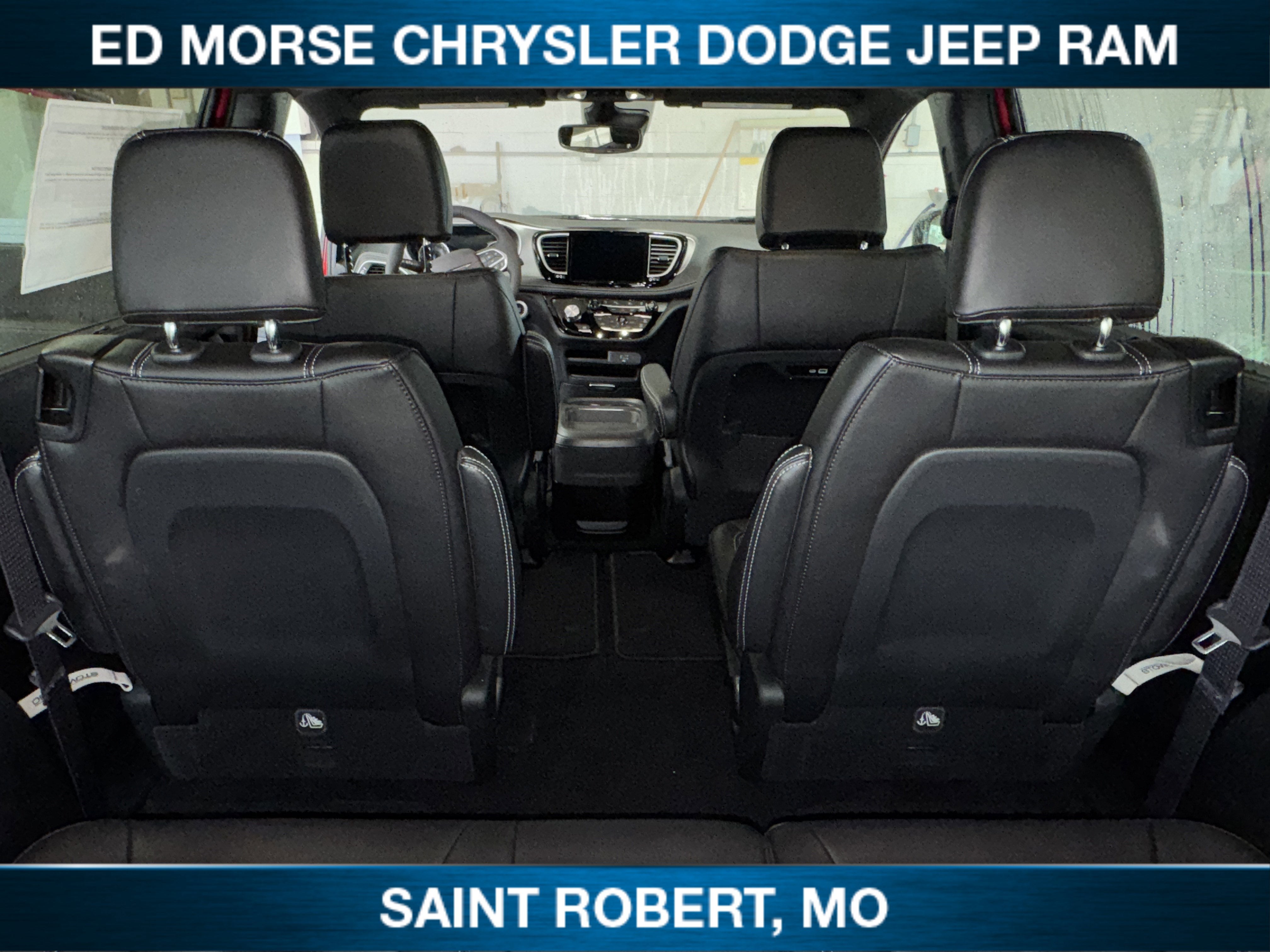 2027 Chrysler Pacifica Select