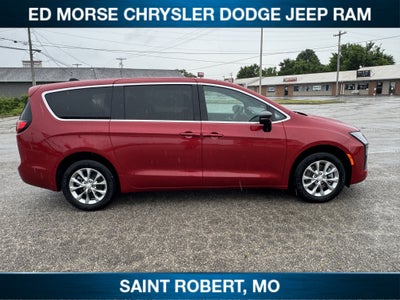 2027 Chrysler Pacifica Select
