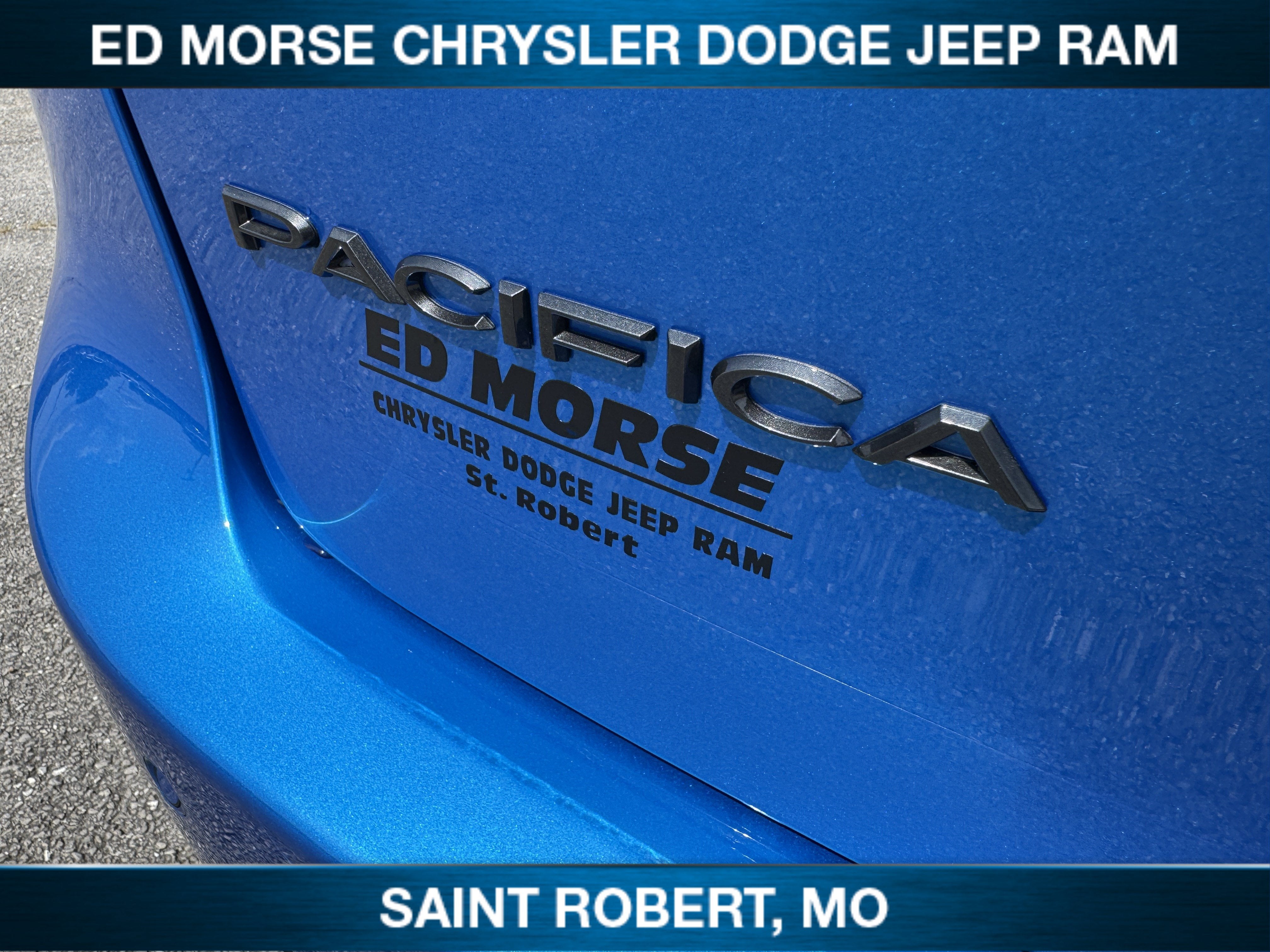 2027 Chrysler Pacifica Select
