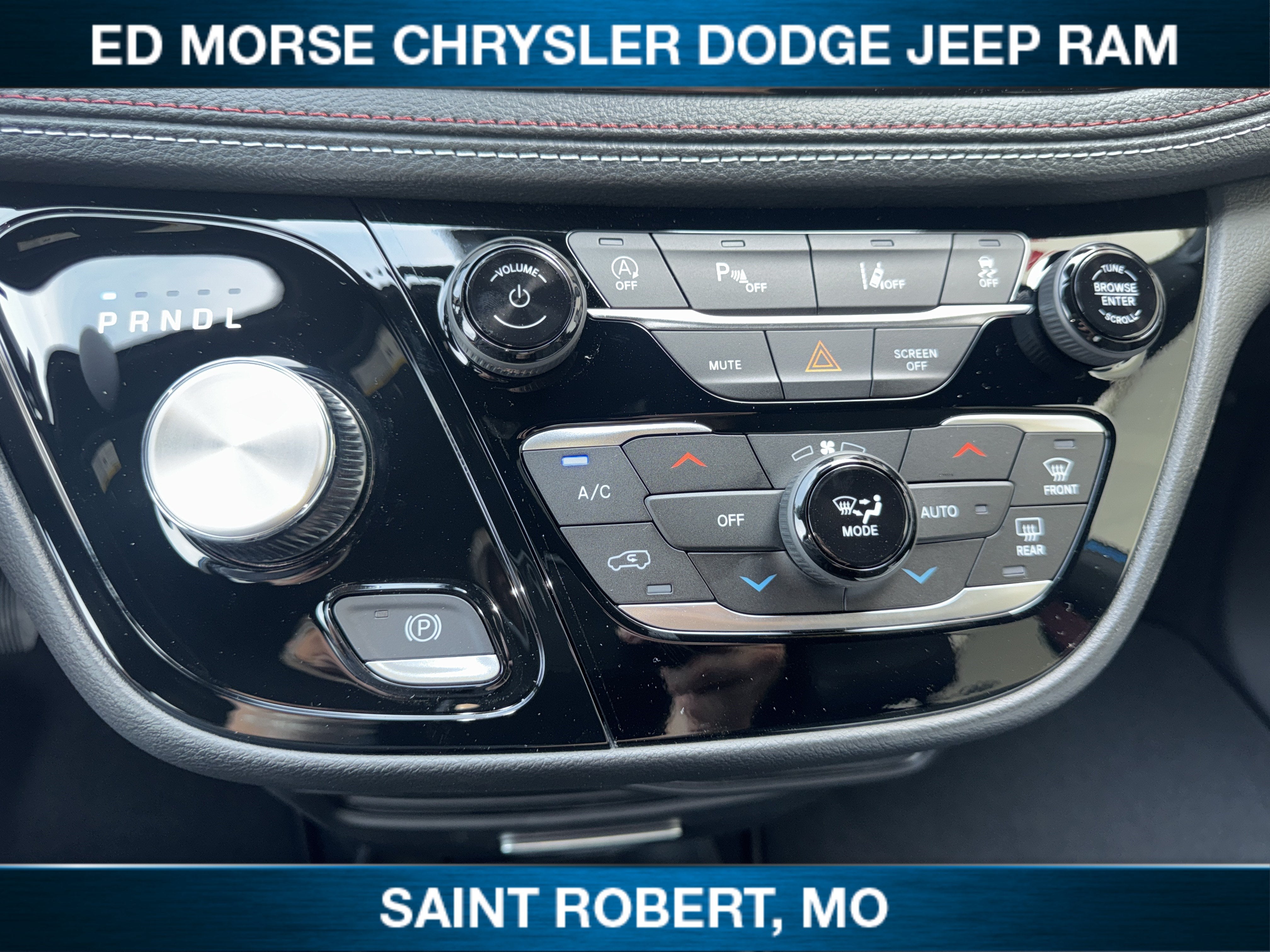 2027 Chrysler Pacifica Select