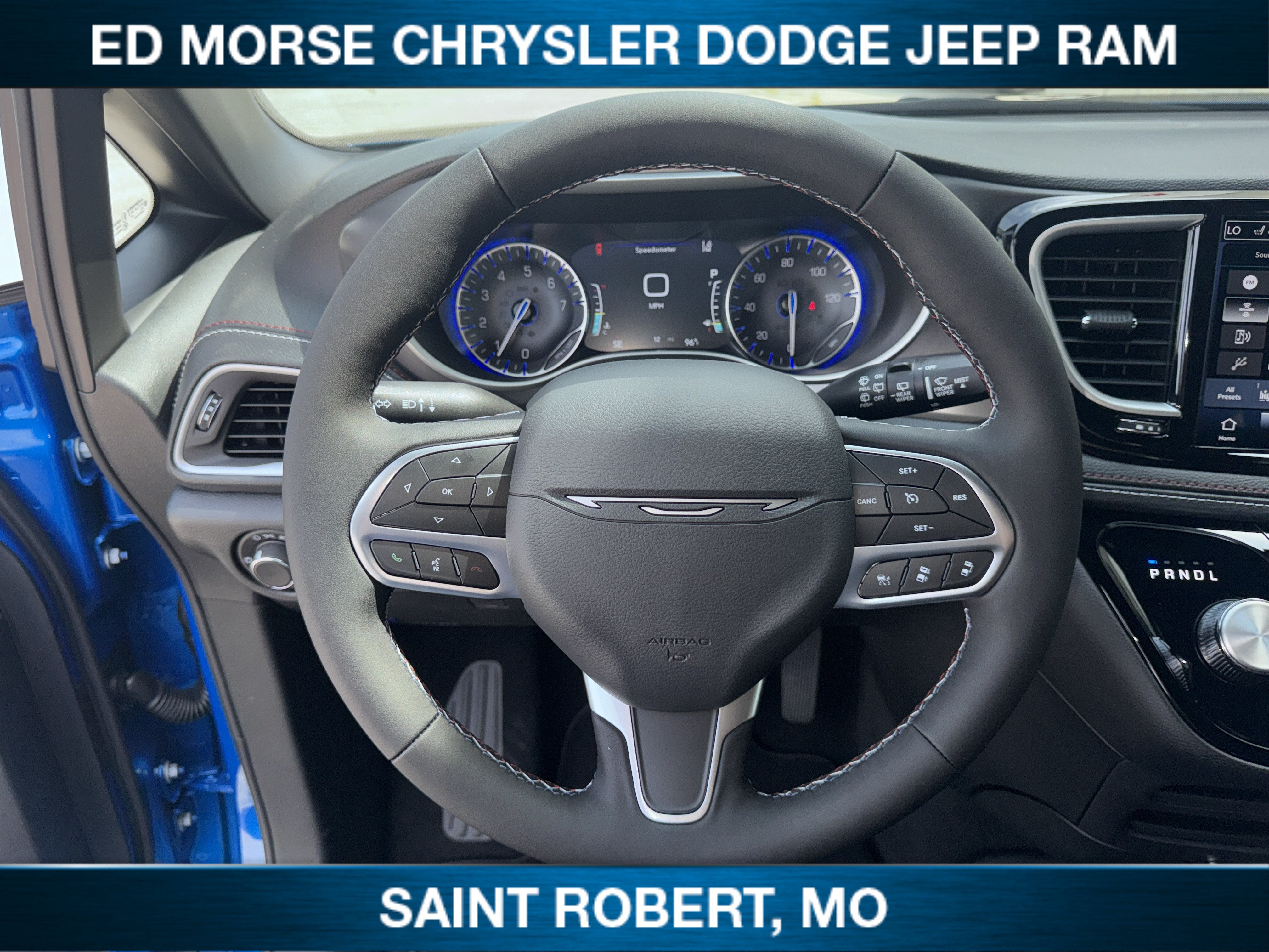 2027 Chrysler Pacifica Select