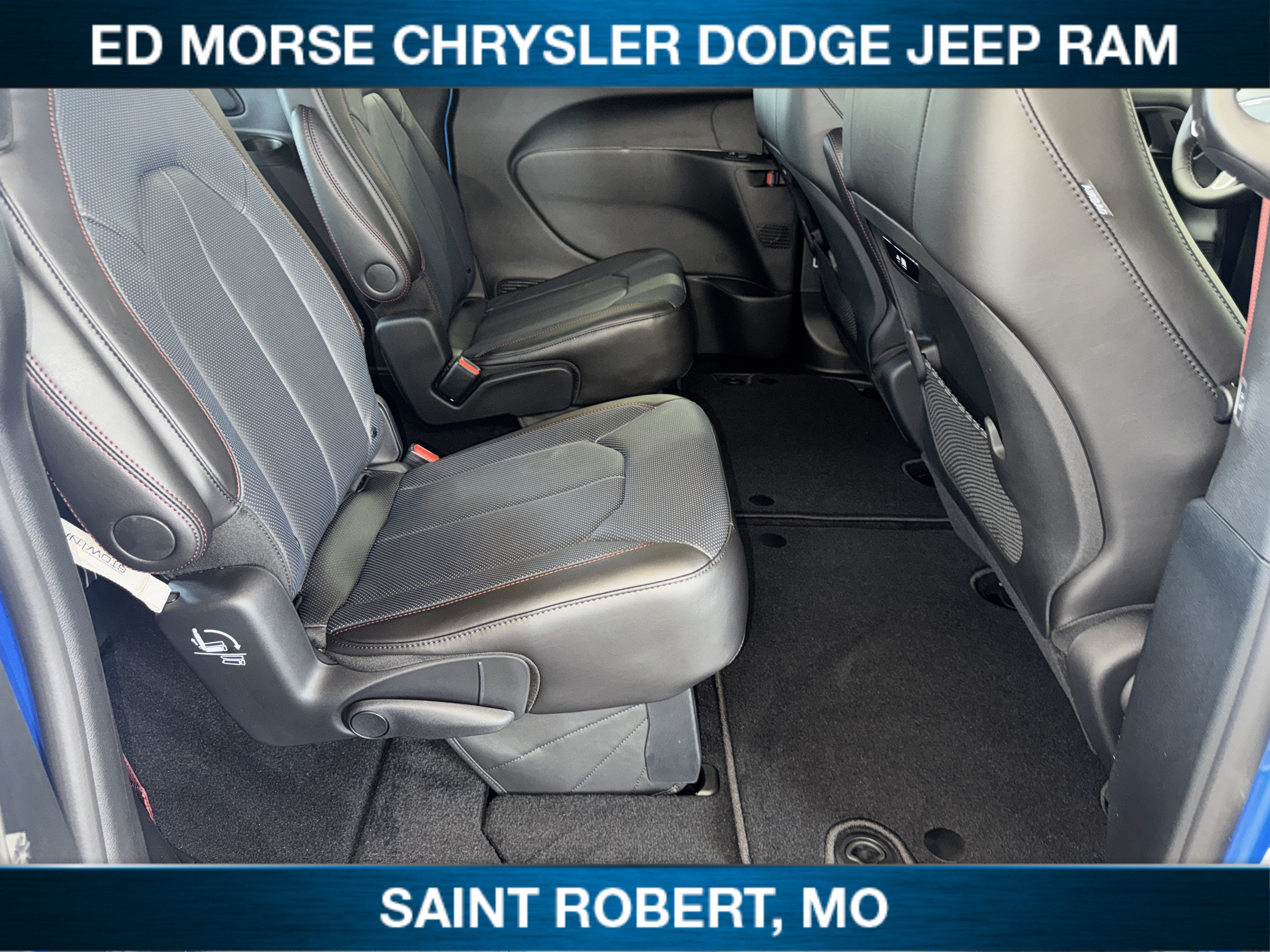 2027 Chrysler Pacifica Select