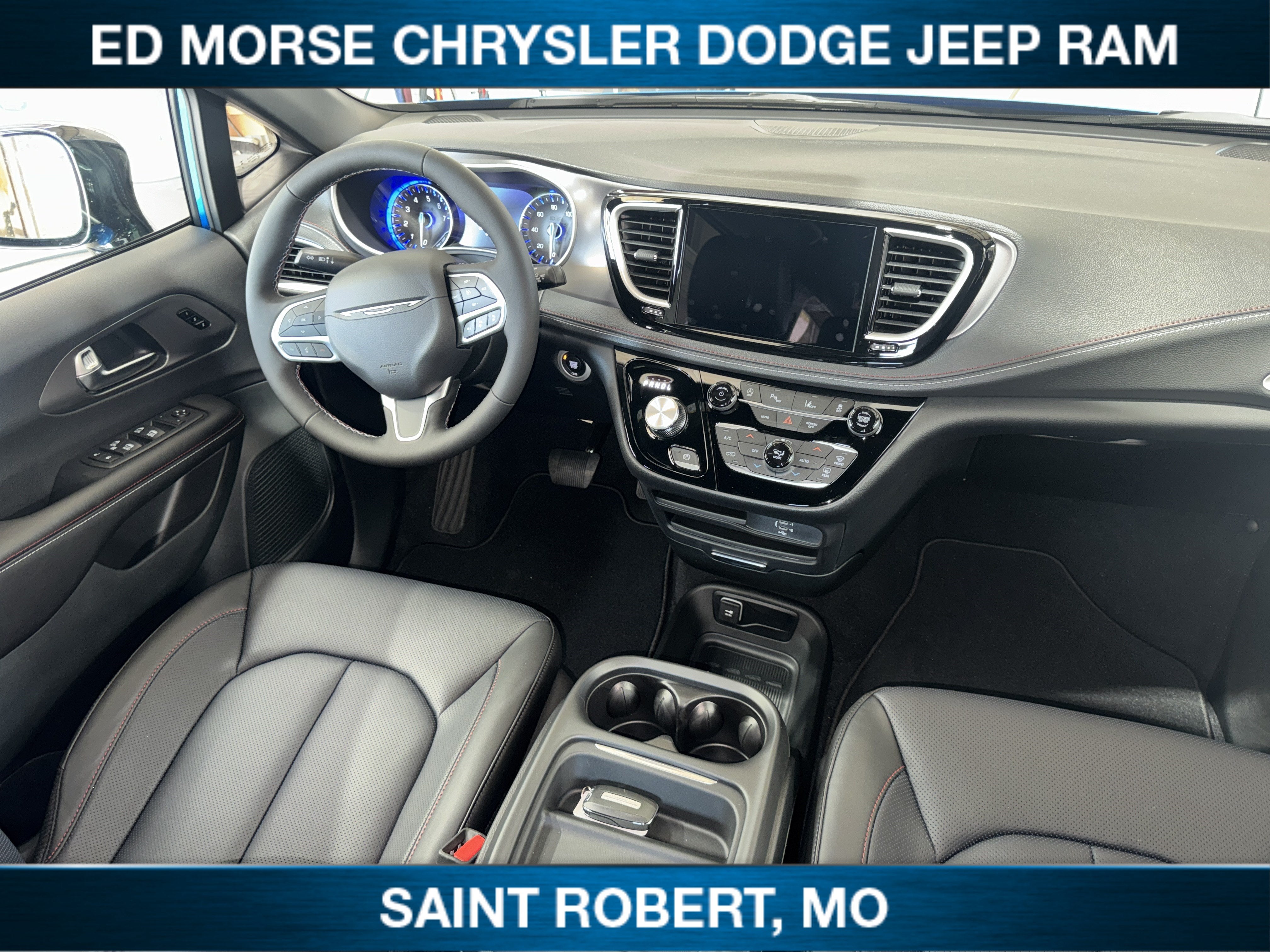 2027 Chrysler Pacifica Select