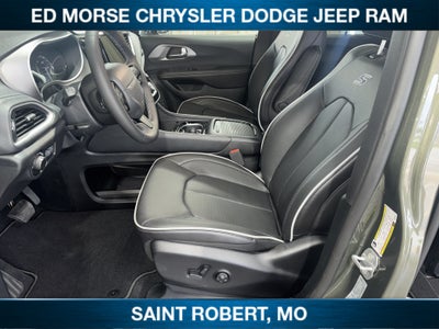 2027 Chrysler Pacifica Limited