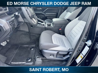 2025 Toyota Tacoma 4WD SR5