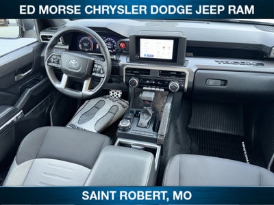 2025 Toyota Tacoma 4WD SR5