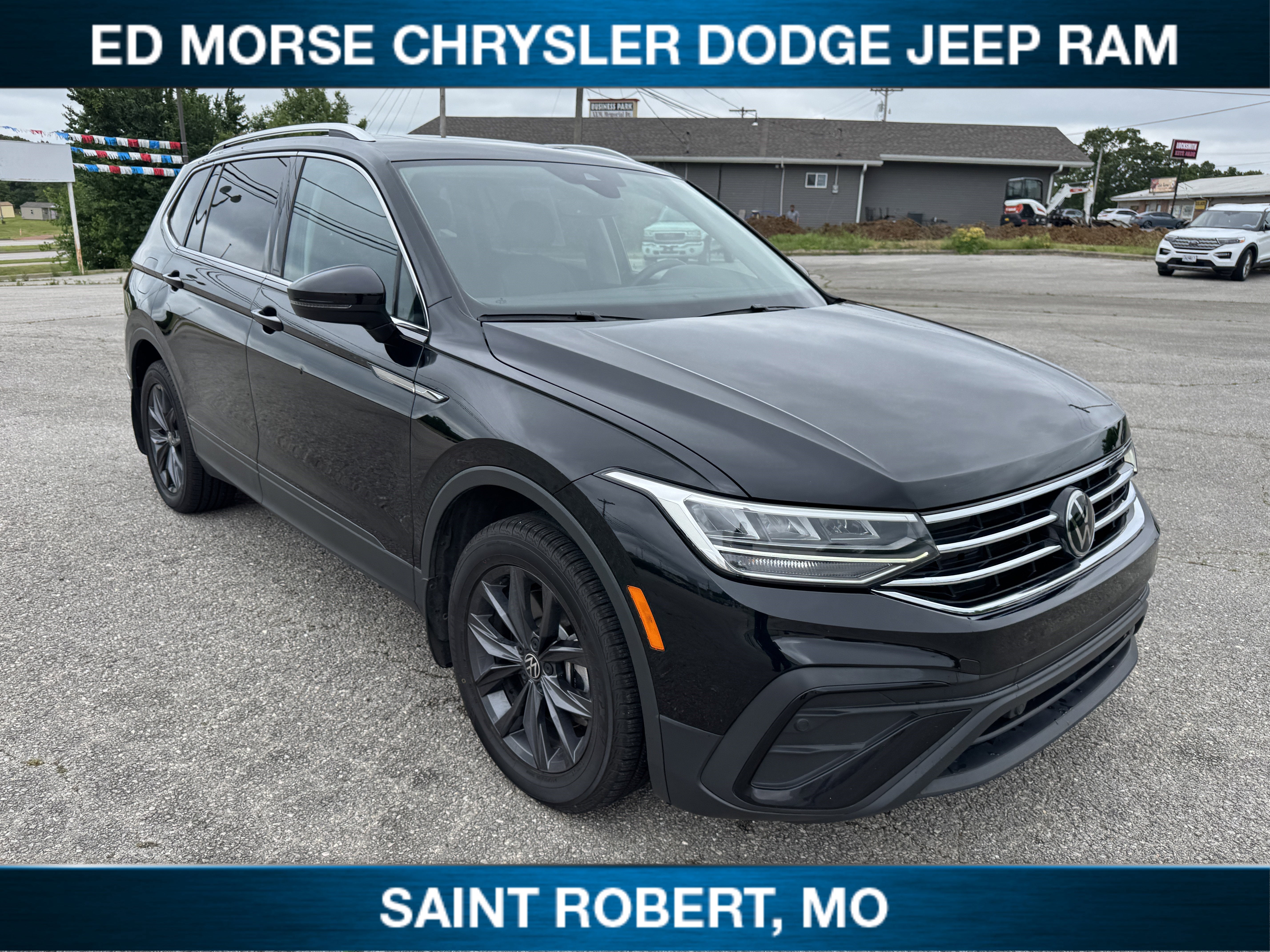 2022 Volkswagen Tiguan 2.0T SE's photo