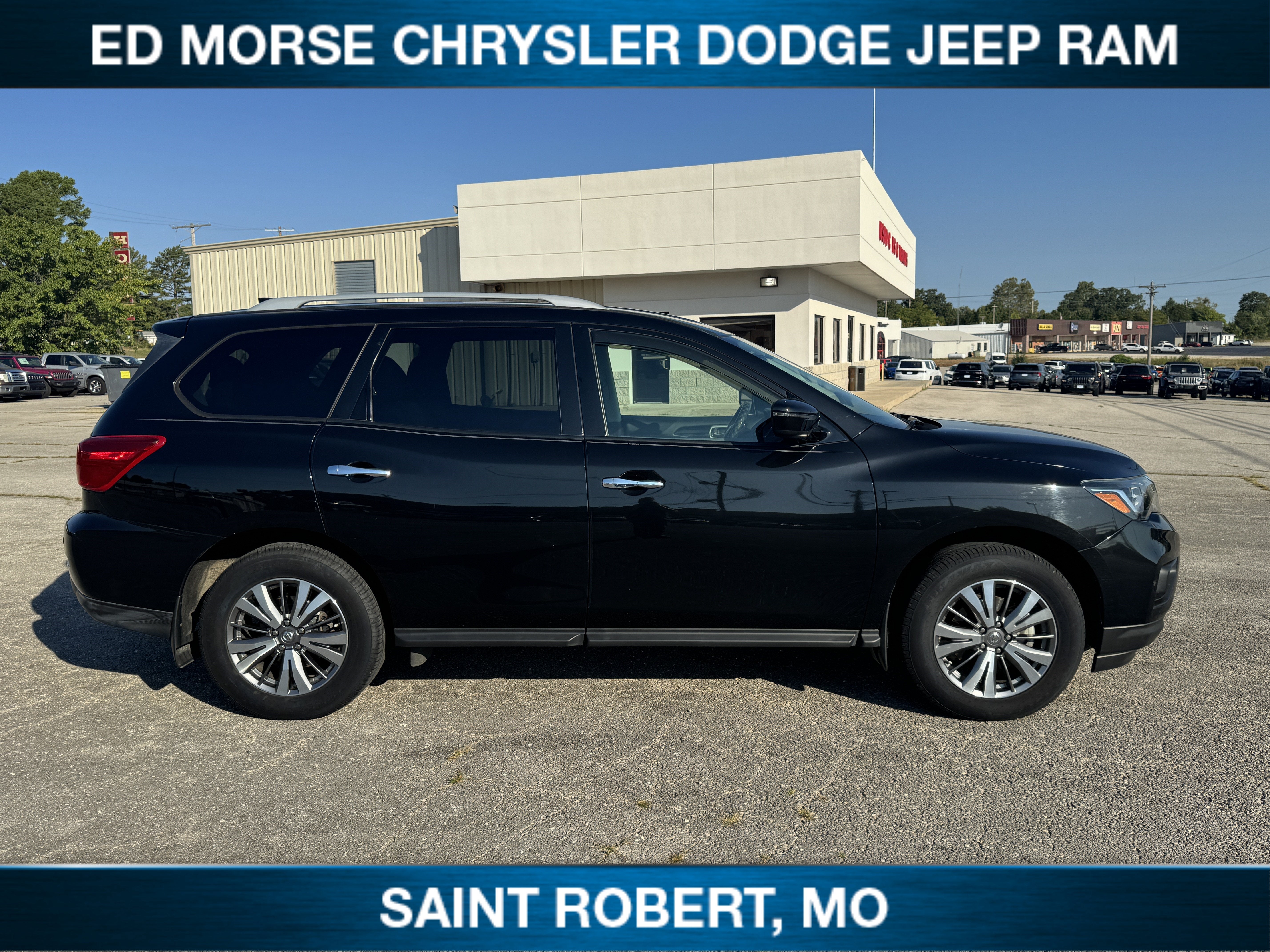2020 Nissan Pathfinder S
