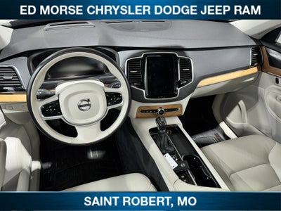 2022 Volvo XC90 Momentum