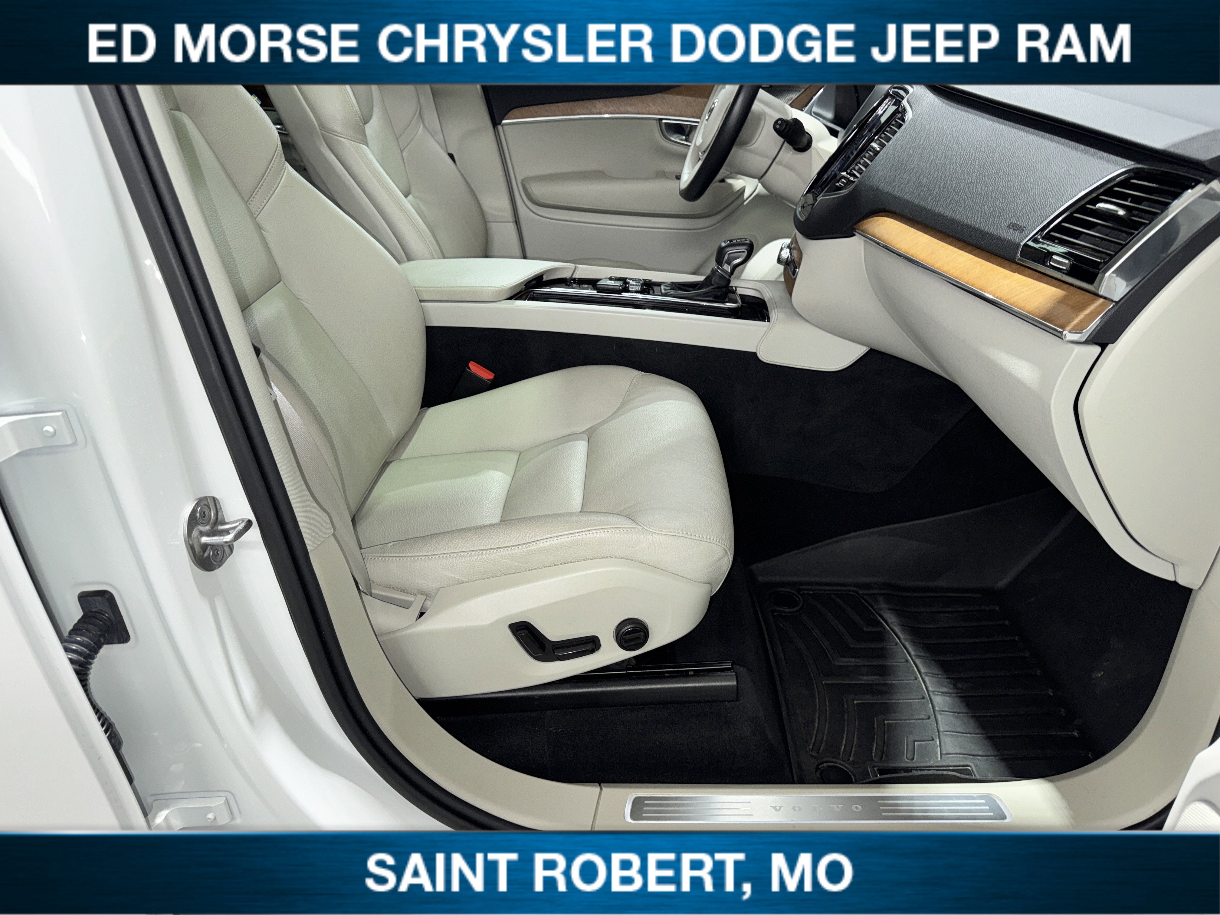 2022 Volvo XC90 Momentum