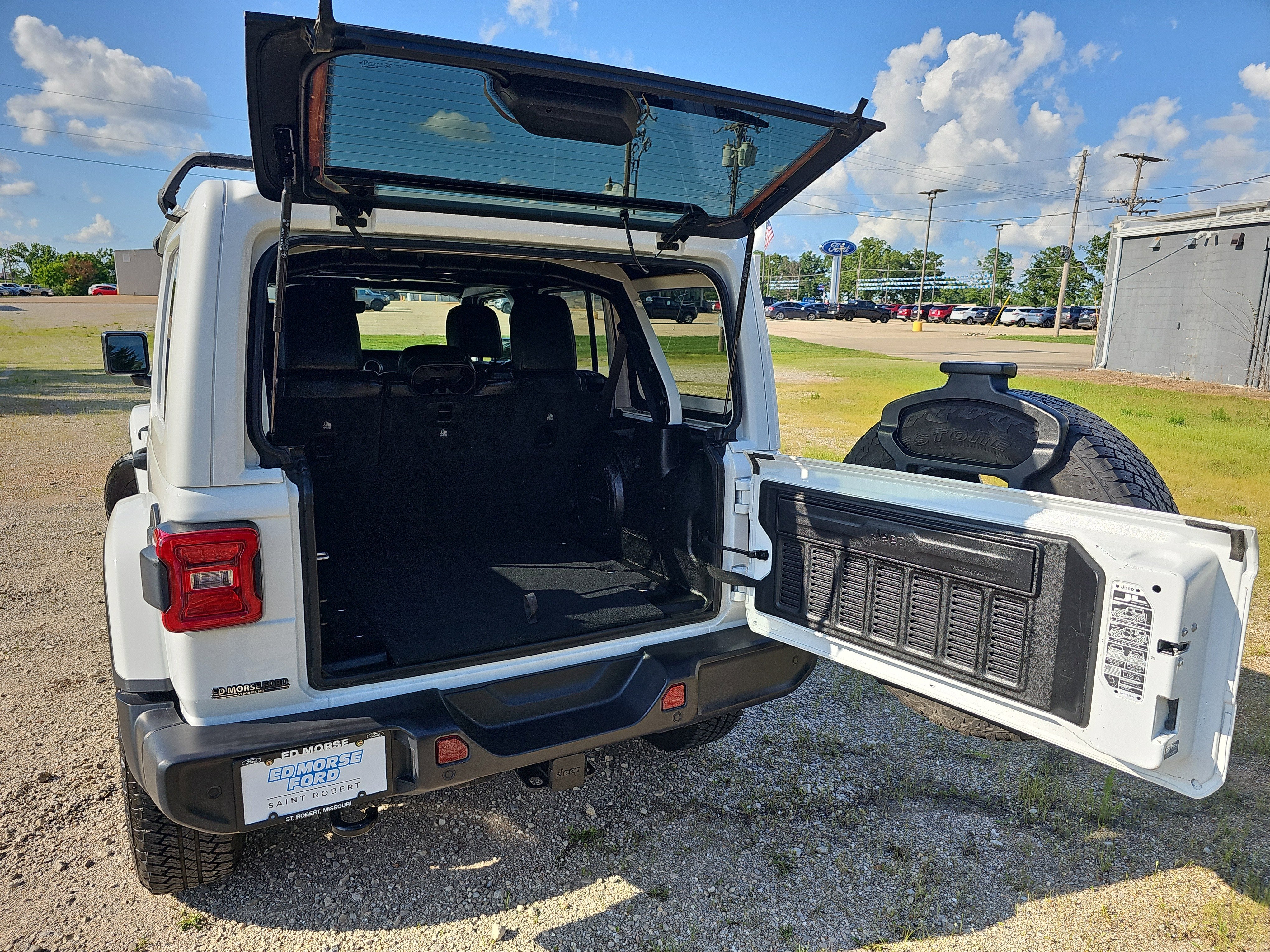 2022 Jeep Wrangler Unlimited Sahara Altitude