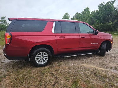 2023 Chevrolet Suburban LT