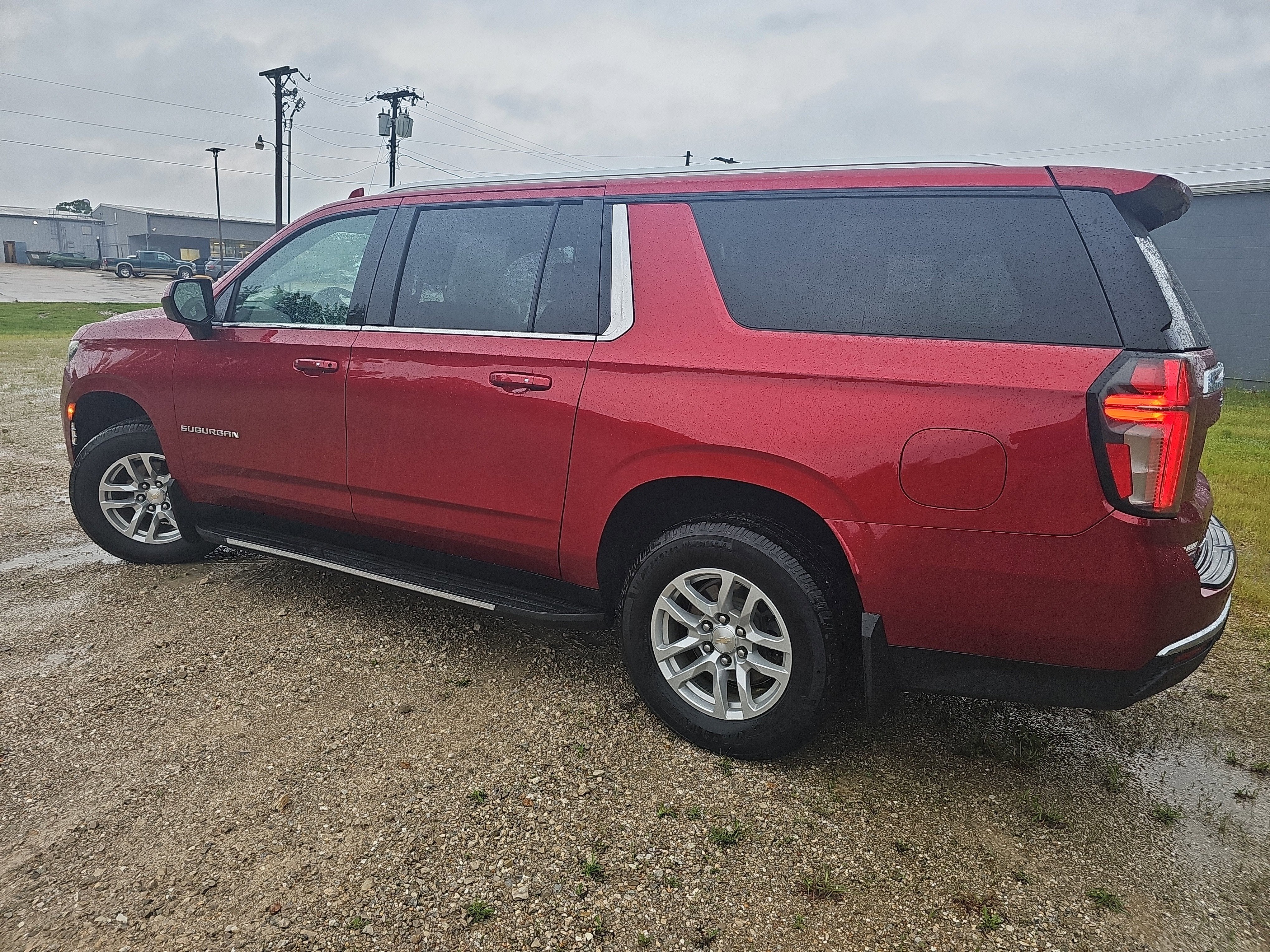 2023 Chevrolet Suburban LT