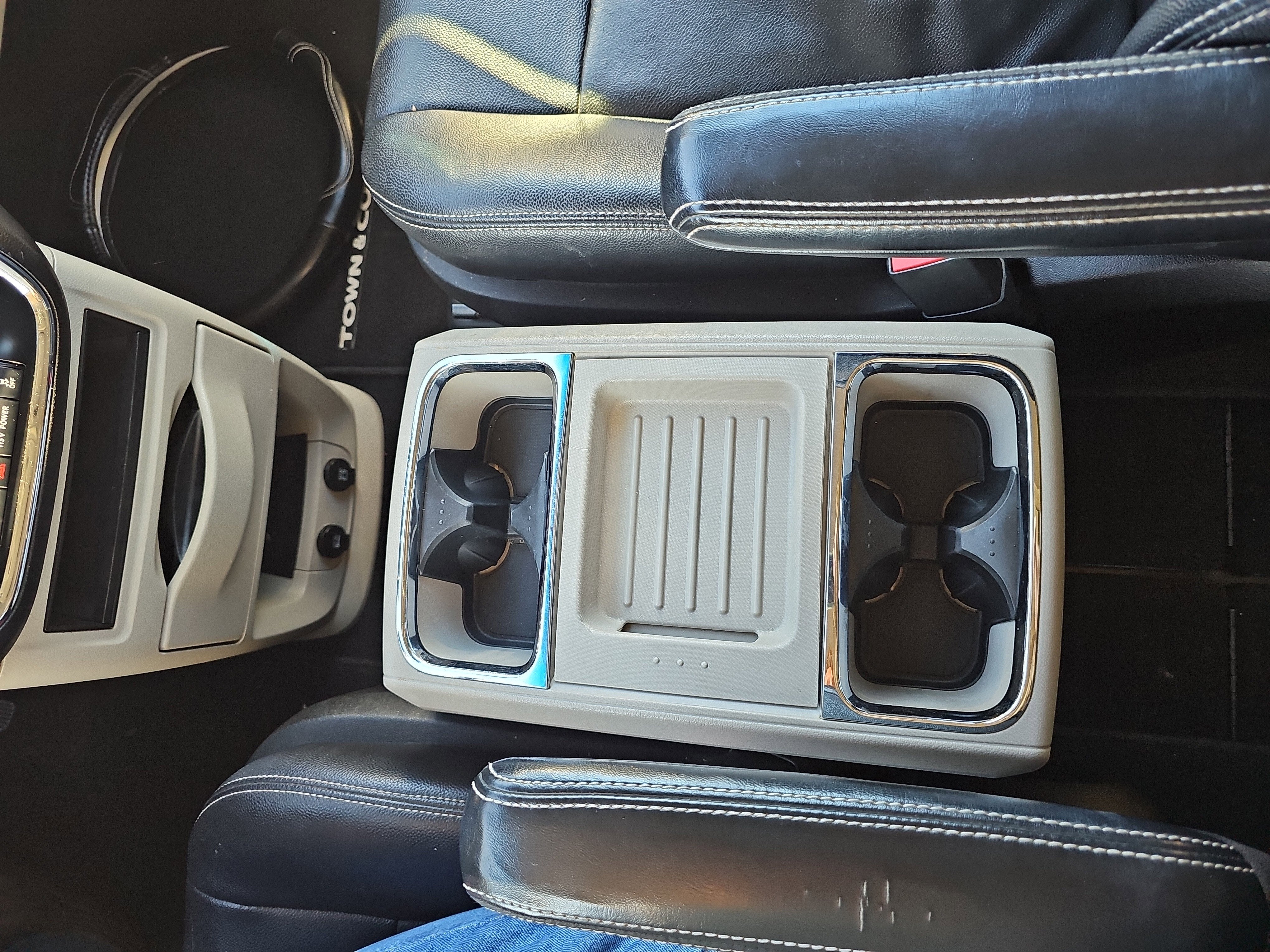 2013 Chrysler Town & Country Touring