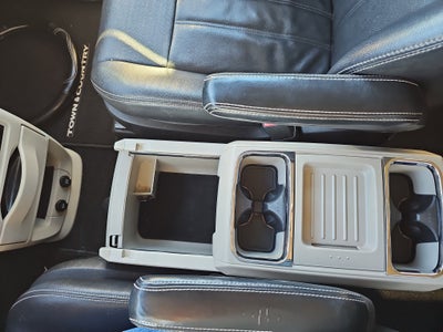 2013 Chrysler Town & Country Touring