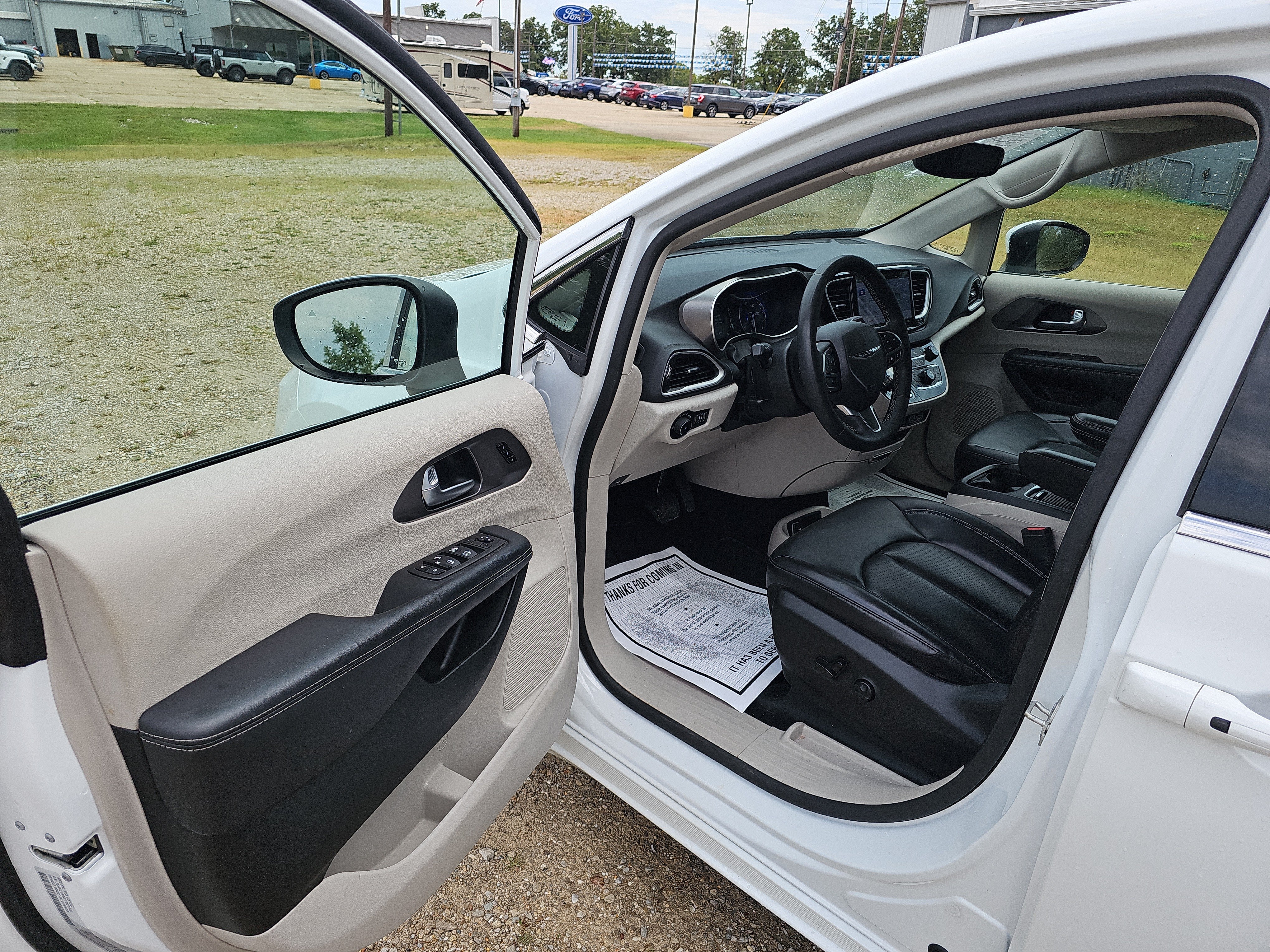 2023 Chrysler Pacifica Touring L
