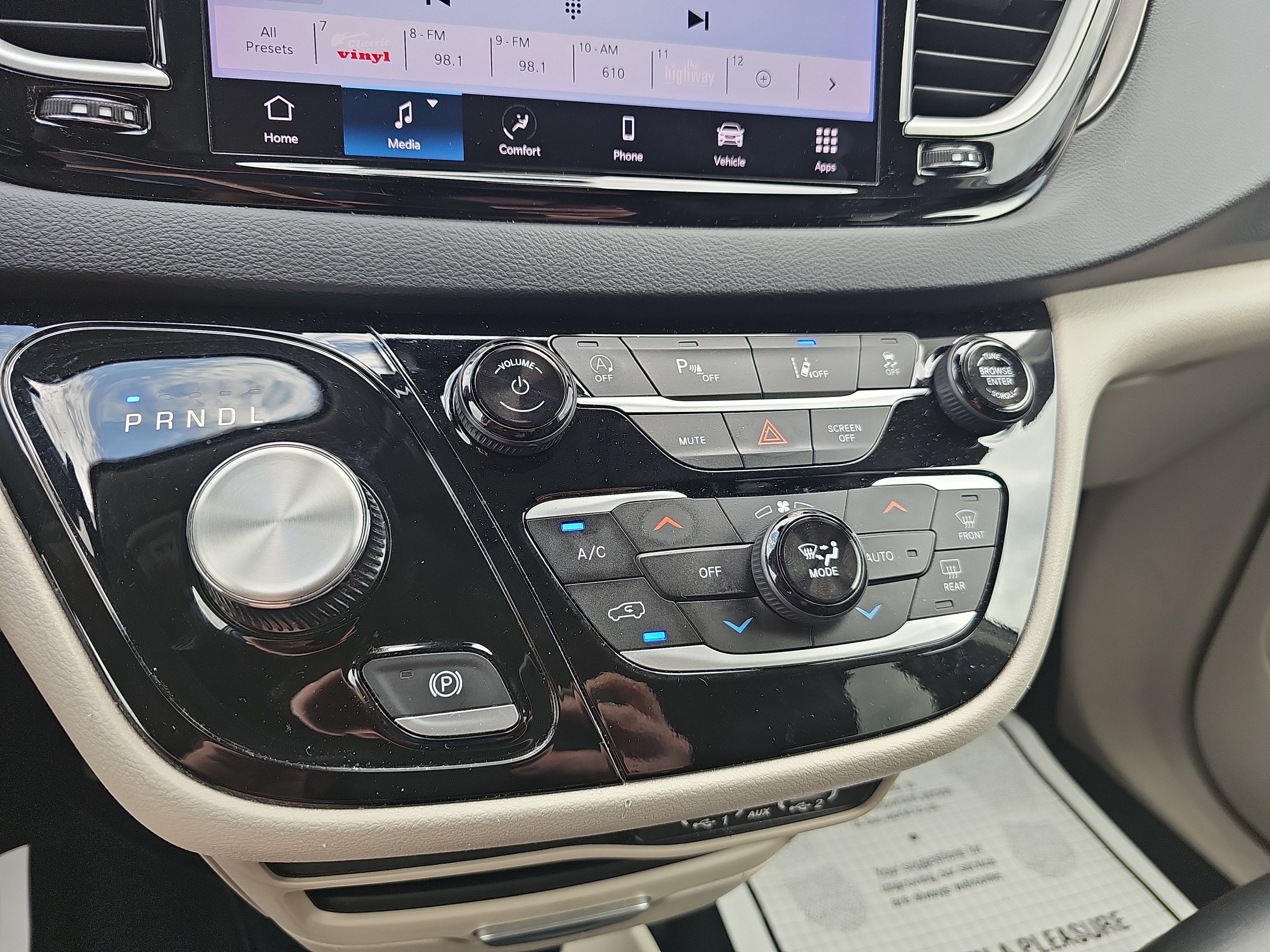 2023 Chrysler Pacifica Touring L
