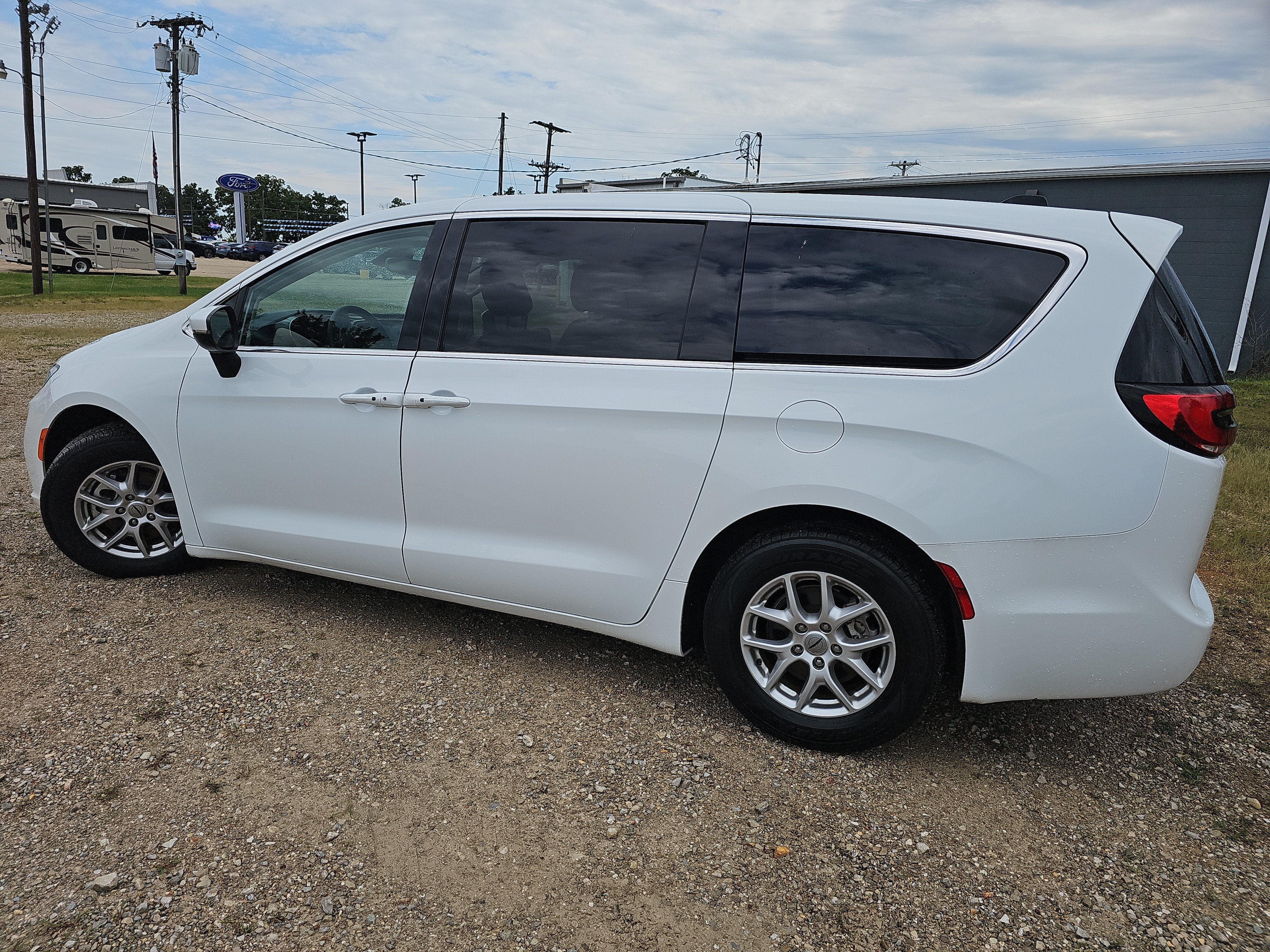 2023 Chrysler Pacifica Touring L