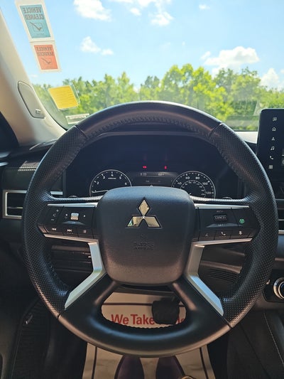 2025 Mitsubishi Outlander SE