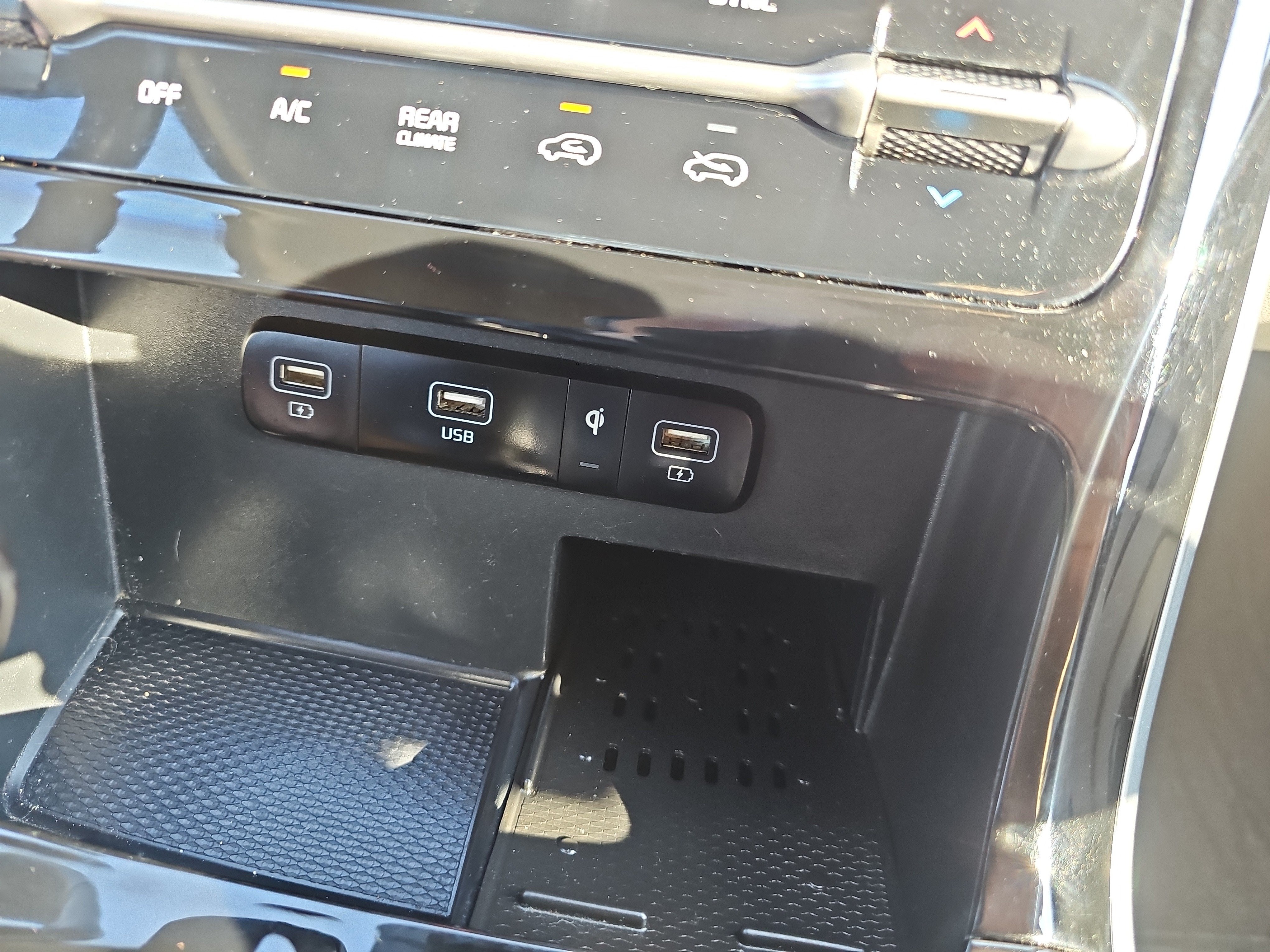 2022 Kia Carnival SX